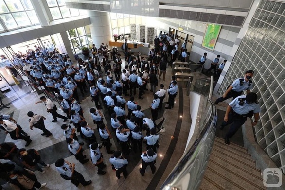 Bao Apple Daily cua Hong Kong sap het tien hinh anh