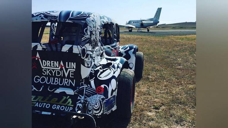 Hai nguoi nhay du tu vong sau khi roi khoi may bay o Australia hinh anh