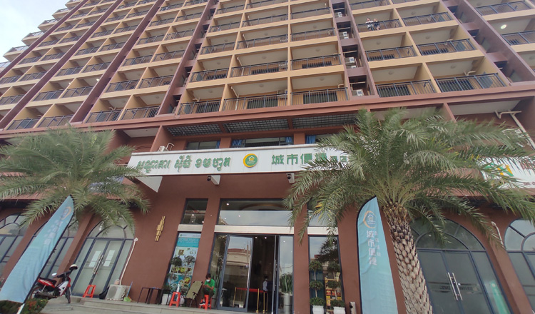 Du khach phan anh bat cap khi cach ly o Phnom Penh hinh anh