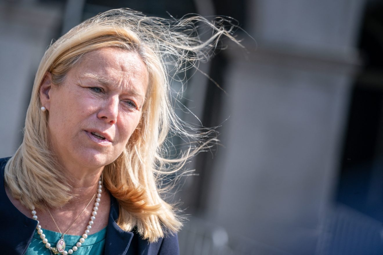 May bay Ha Lan cat canh o Kabul ma khong co hanh khach hinh anh