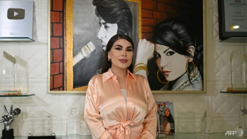 Danh ca Afghanistan ke chuyen chay tron Taliban hinh anh