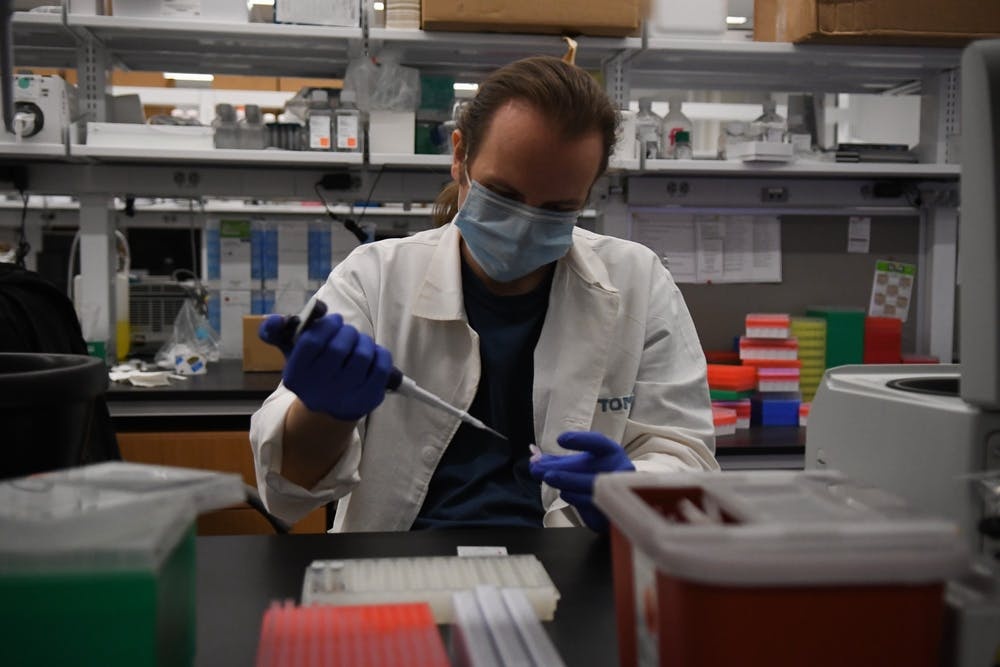 ‘Hai mui vaccine ngua Covid-19 la du’ anh 1