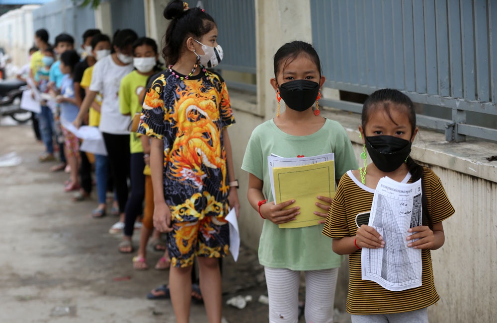 Campuchia bat dau tiem vaccine Covid-19 cho tre em anh 5