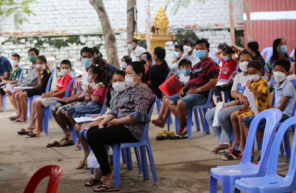 Campuchia bat dau tiem vaccine Covid-19 cho tre em anh 6