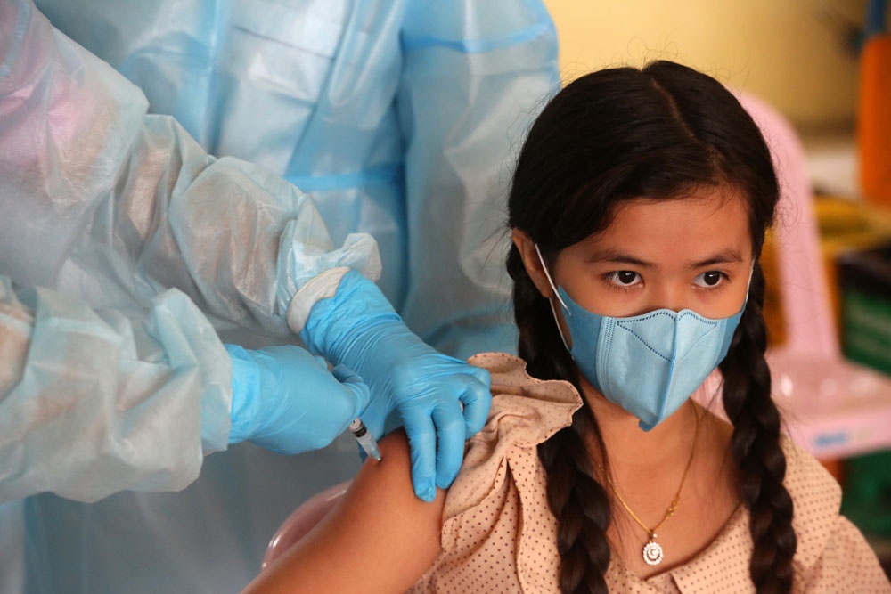 Campuchia bat dau tiem vaccine Covid-19 cho tre em anh 4