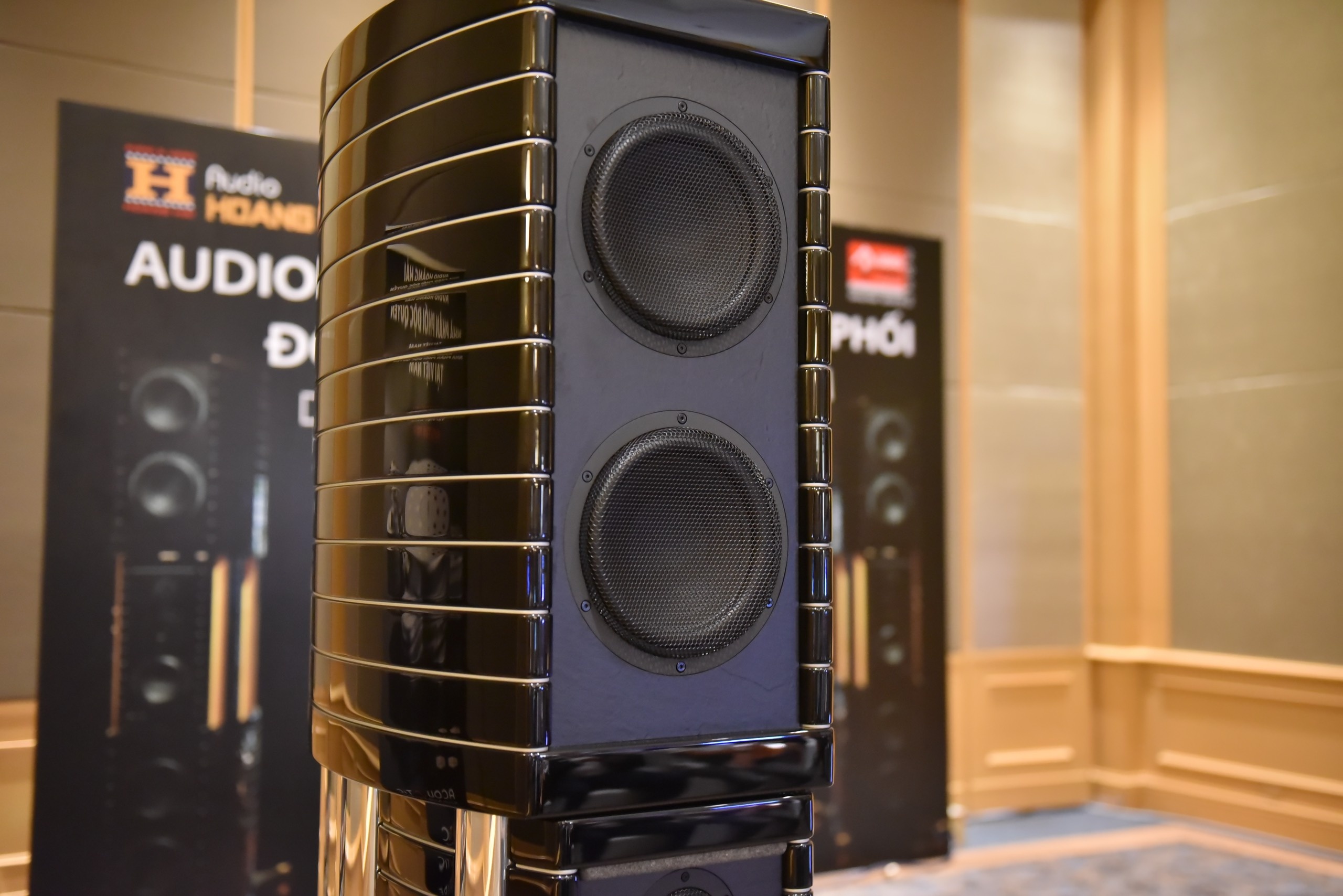 Trai nghiem dan loa dat ngang Rolls Royce Cullinan hinh anh