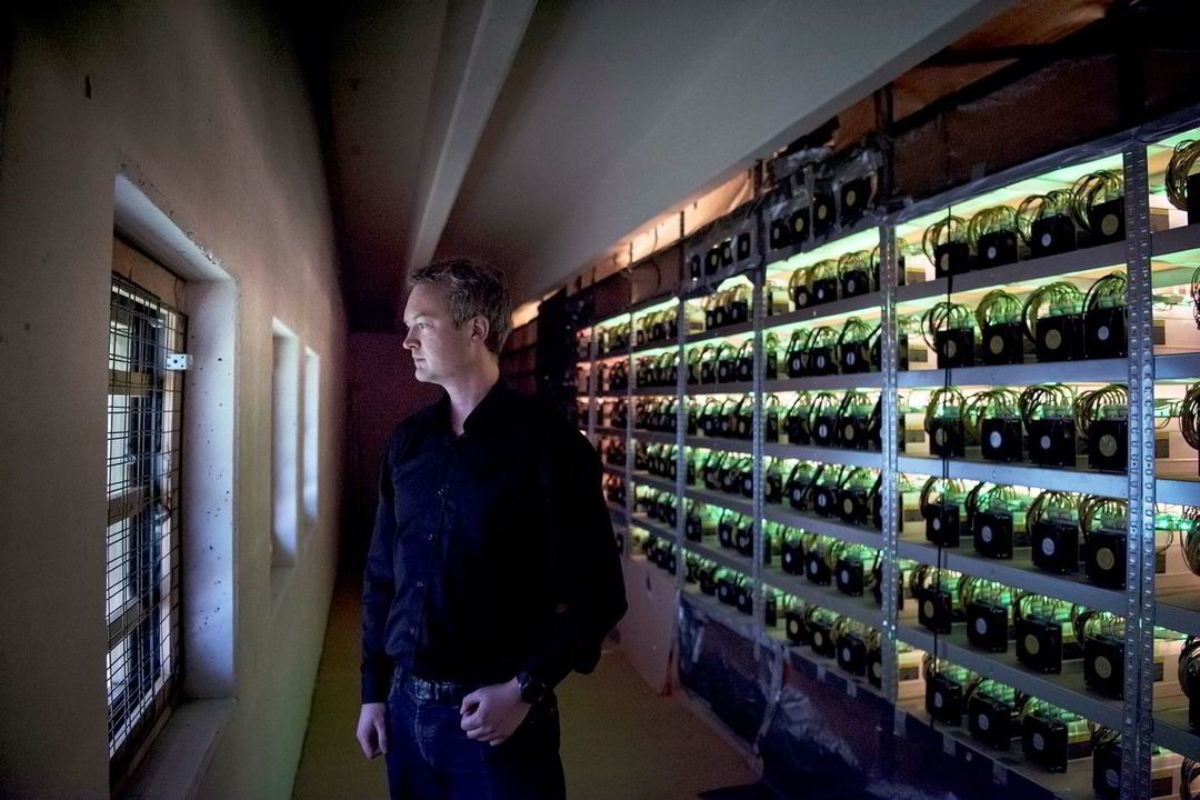 Tho dao Bitcoin roi khoi chau Au hinh anh