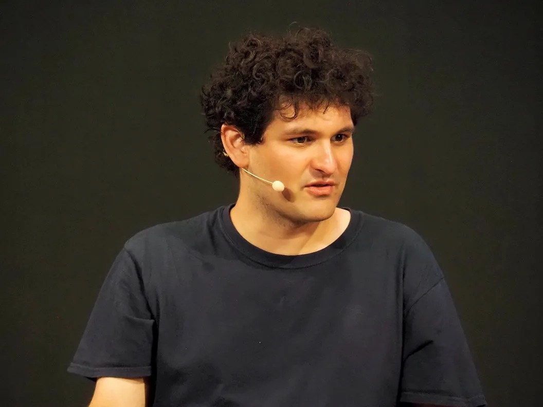 Ong chu san FTX len tieng hinh anh