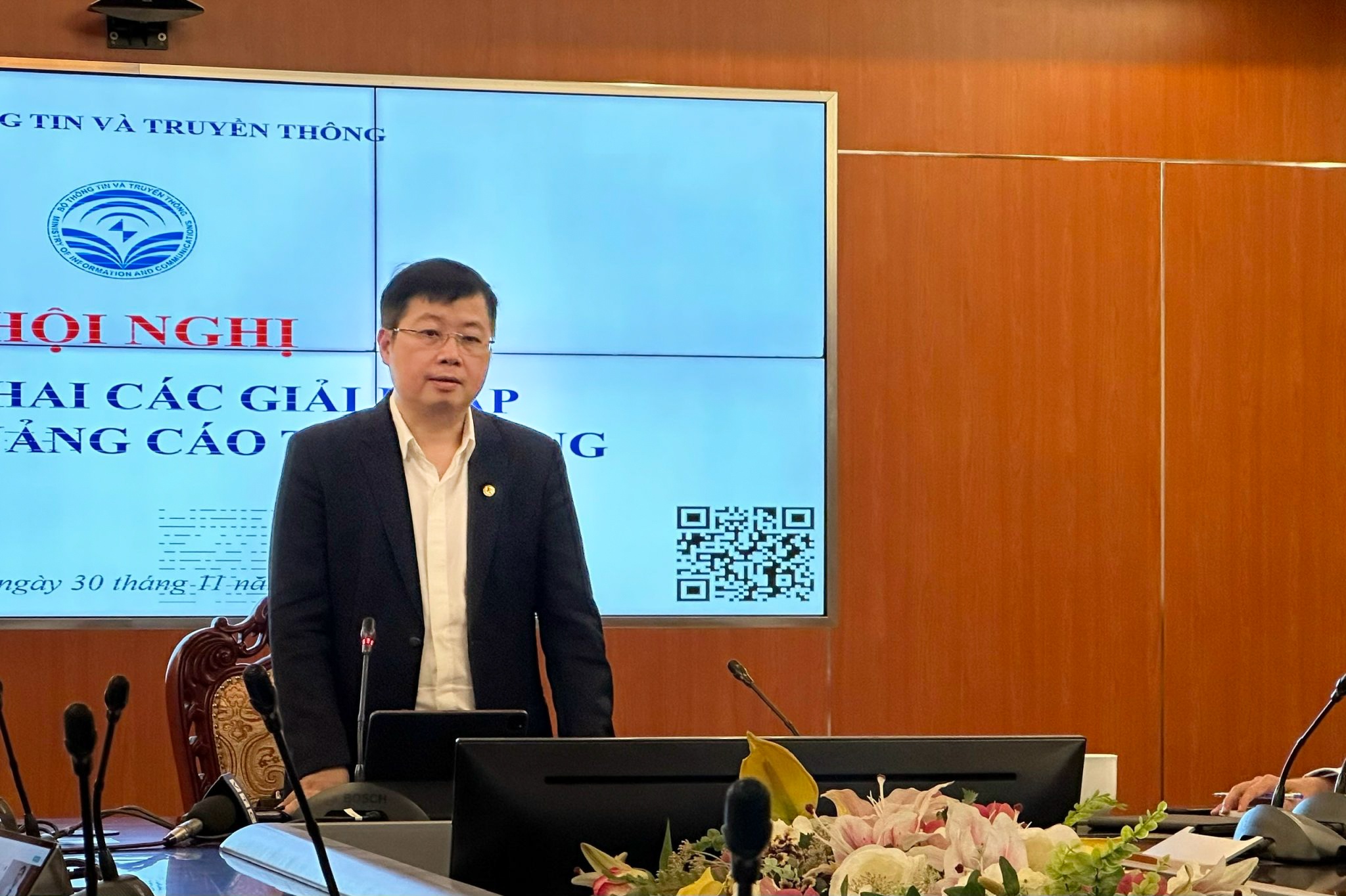 quang cao facebook anh 1