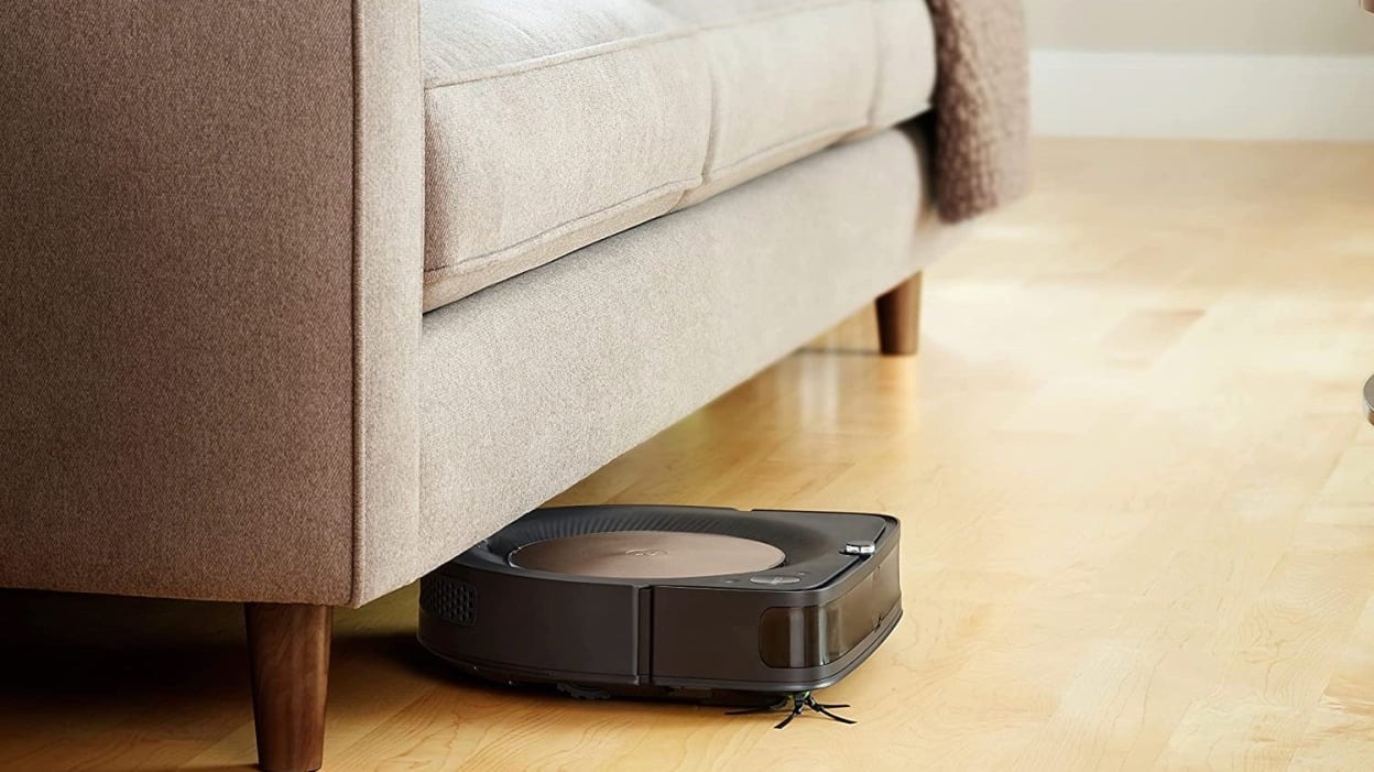 Lo anh trong nha ve sinh vi robot hut bui hinh anh