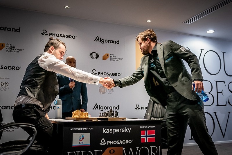 vua co carlsen anh 1