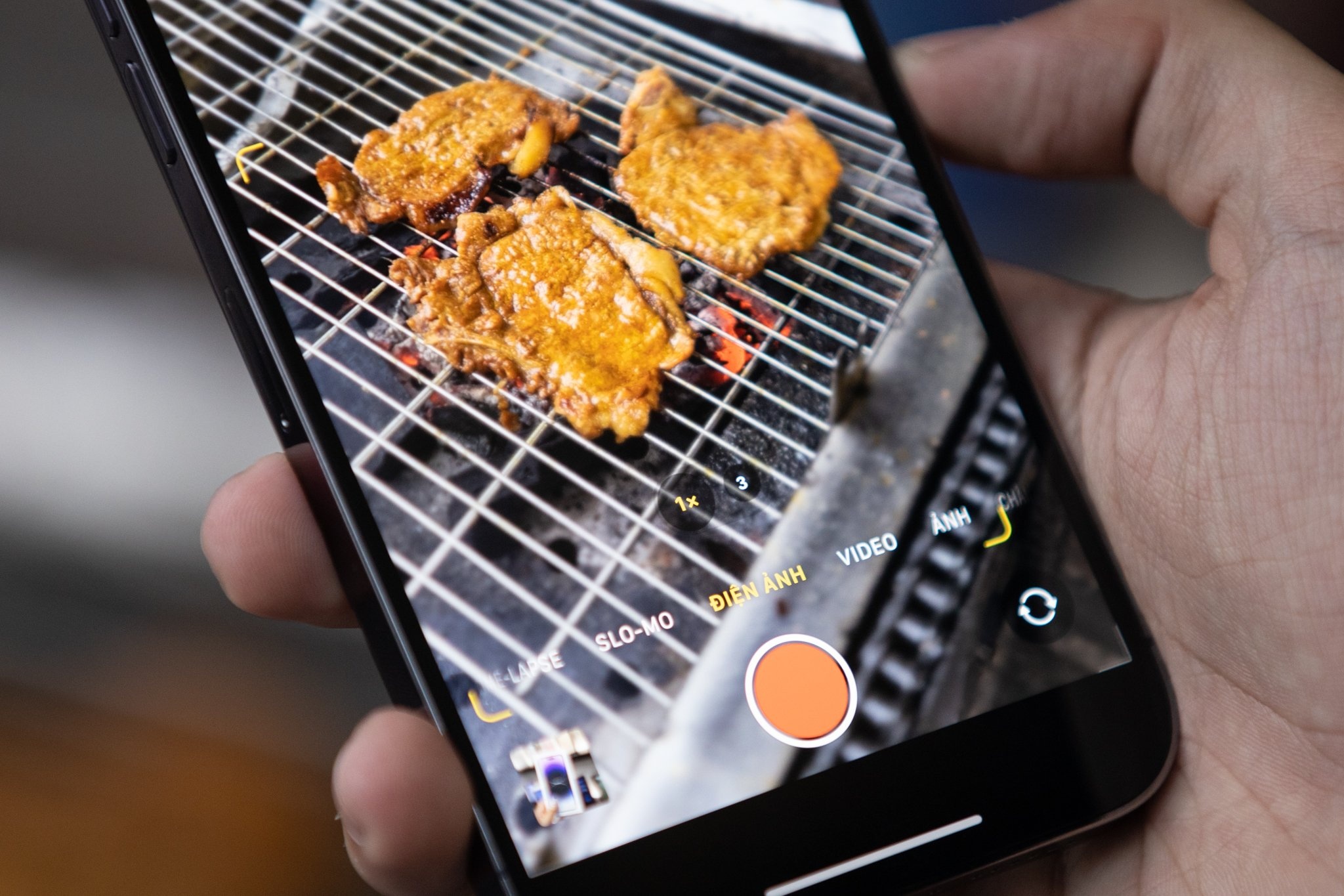 Ly do nen bo qua iPhone ban 128 GB hinh anh