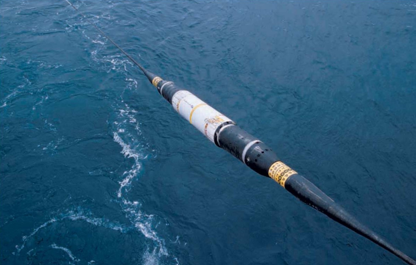 Cap quang bien khong chi de truyen tai Internet hinh anh