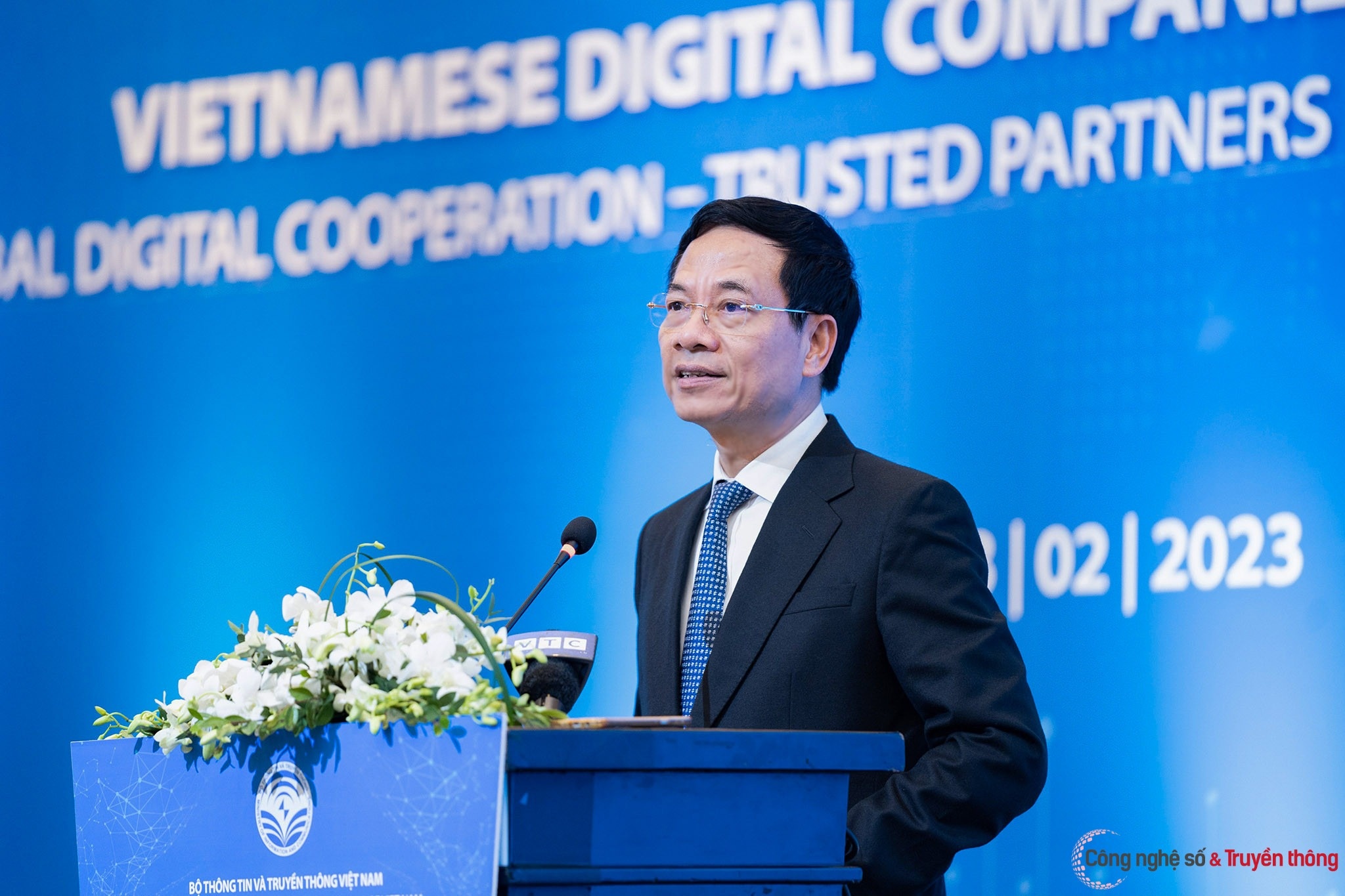 'Chinh phuc the gioi bang con duong rieng cua Viet Nam' hinh anh