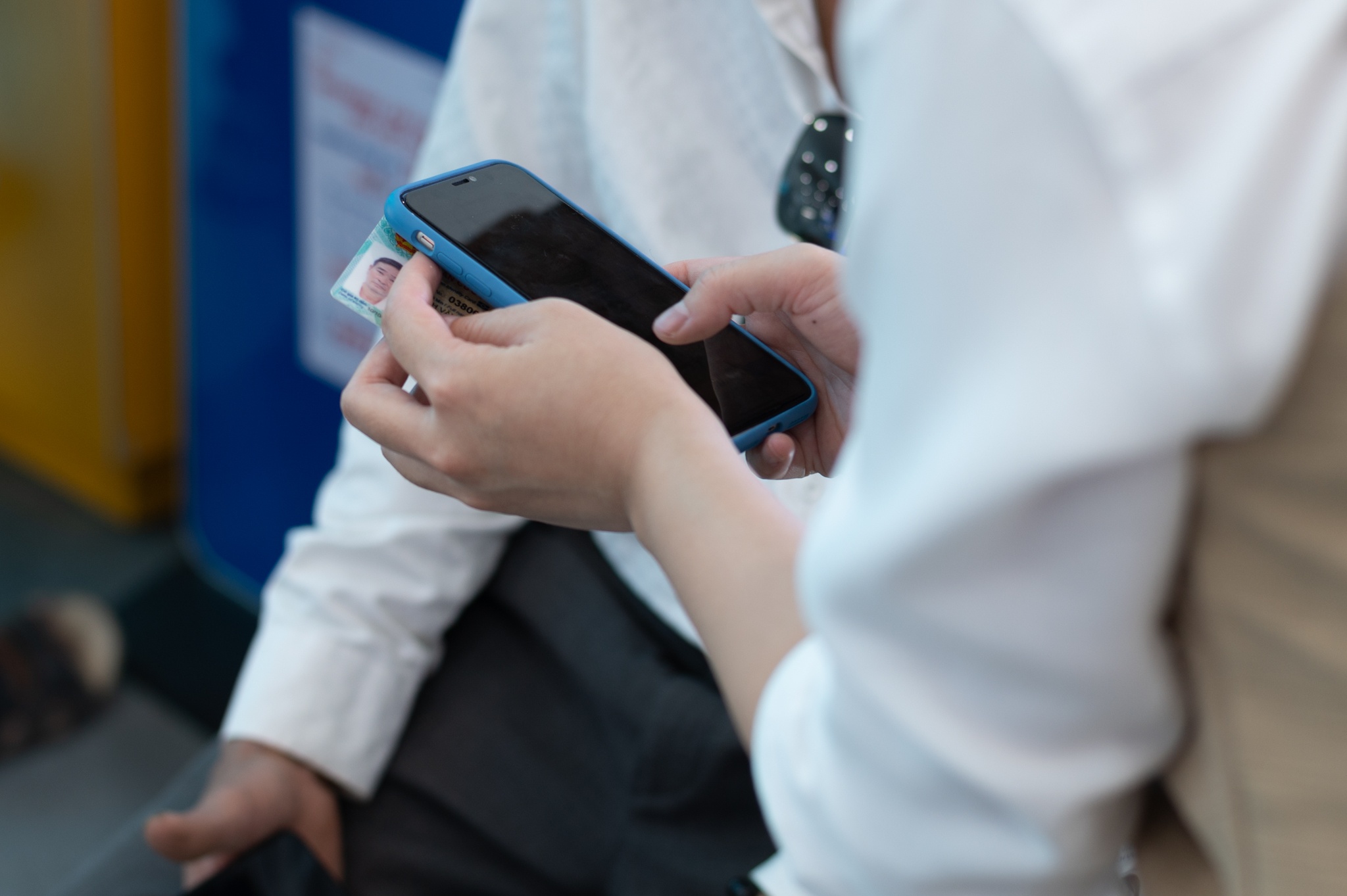 Nha mang kin khach mot ngay truoc han khoa hang trieu SIM hinh anh