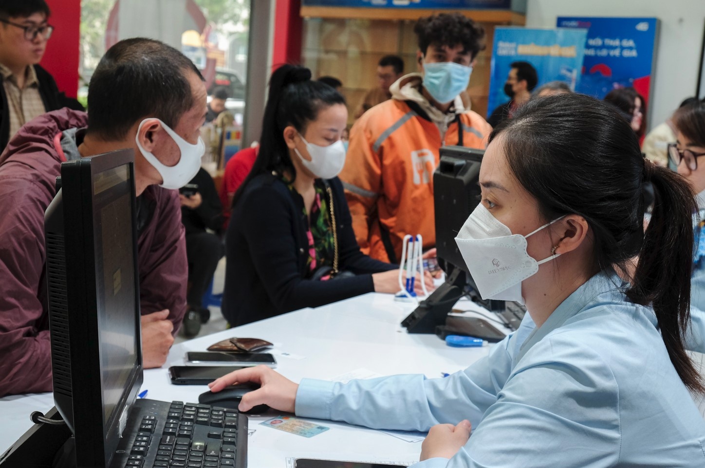 Roi loan ngay dau khoa hang trieu SIM hinh anh