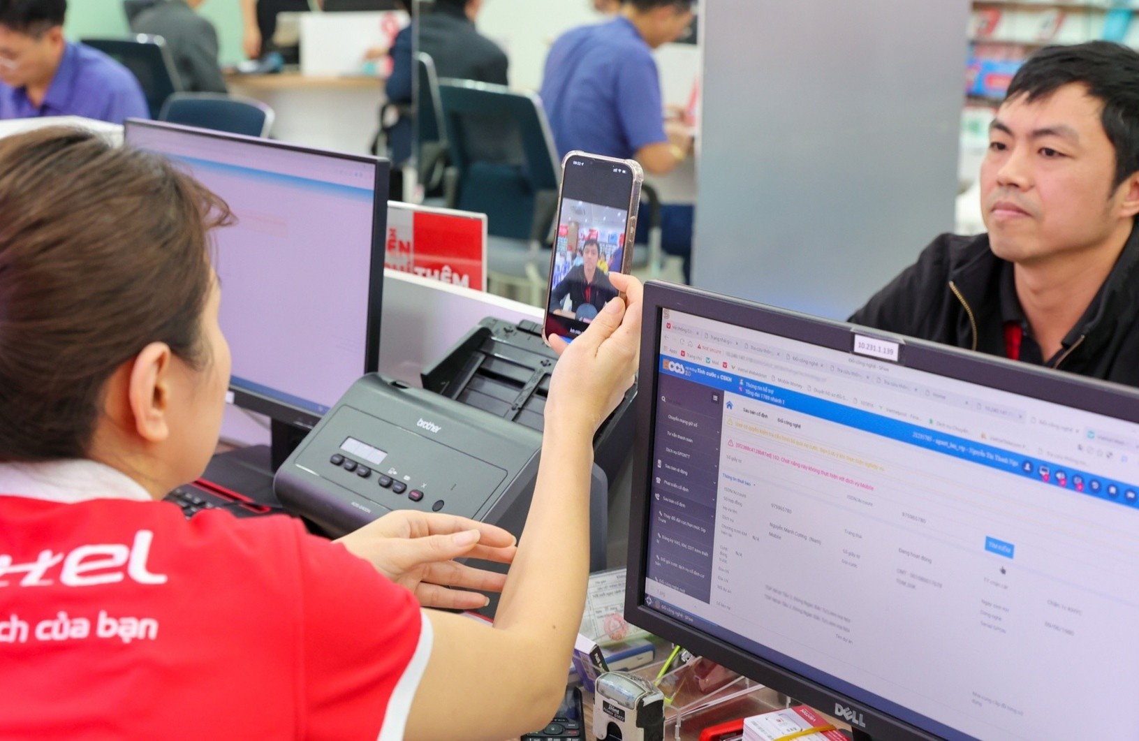 115.000 SIM bi khoa duoc mo lien lac tro lai hinh anh