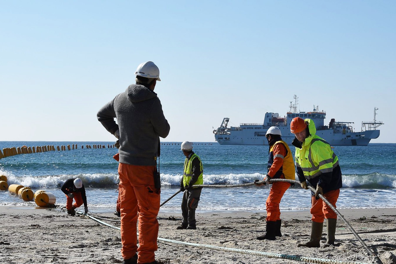 Viet Nam se co them tuyen cap quang bien moi vao nam 2025 hinh anh