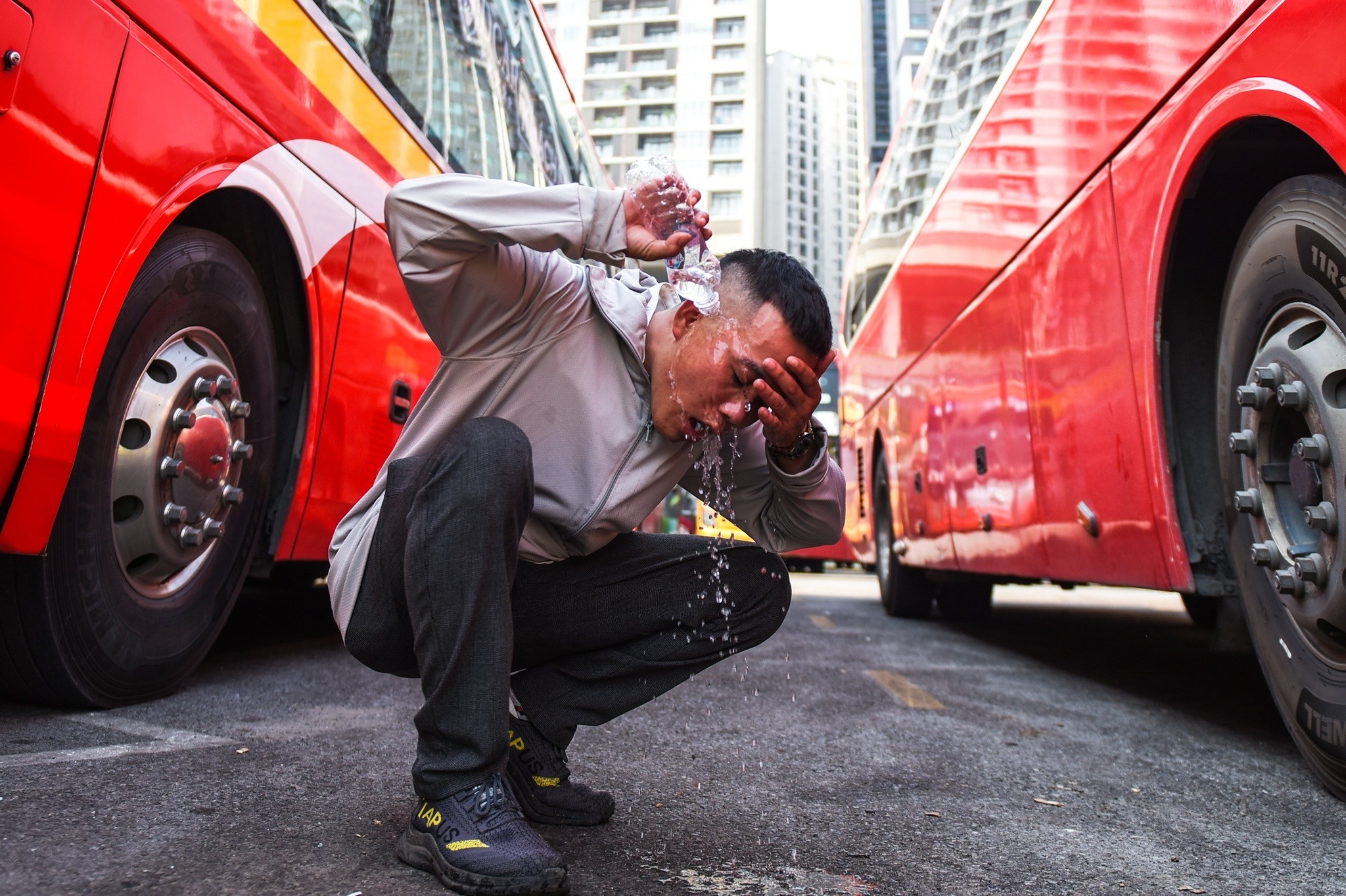 Nam thanh nien nguy kich sau 2 gio chay xe may ve nha hinh anh