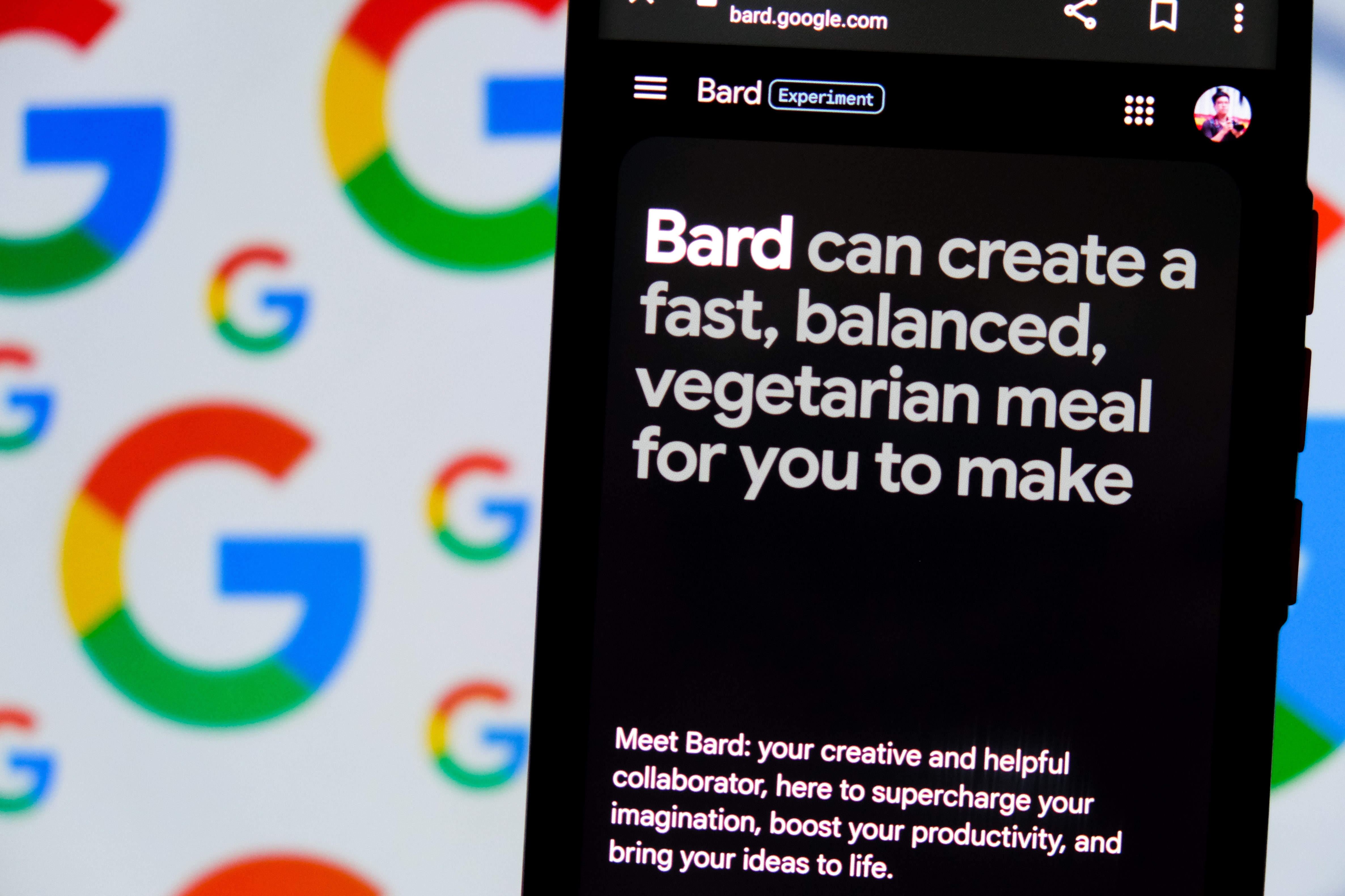 Vi sao Google tung ra AI moi bat chap rui ro hinh anh