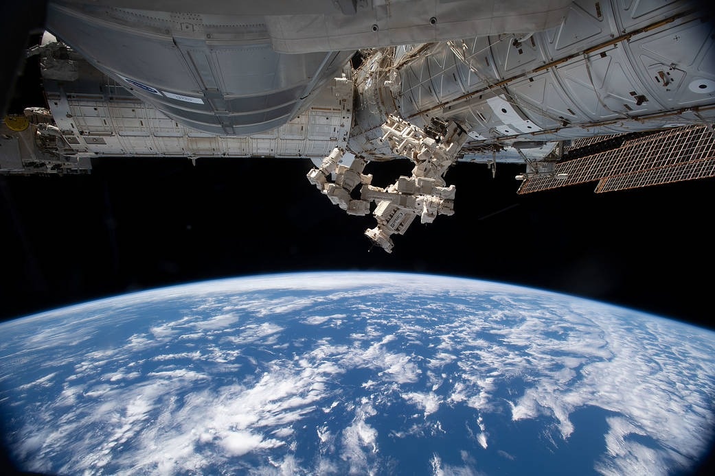 Nghich ly ‘troi sap’ khi Trai Dat nong len hinh anh