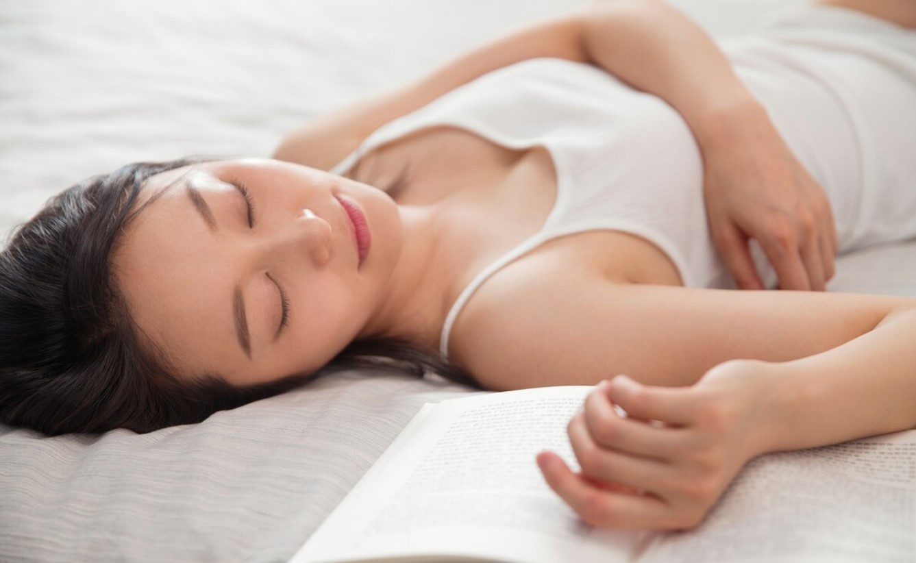 Khong co may lanh, lam the nao de ngu mat, de chiu hon hinh anh