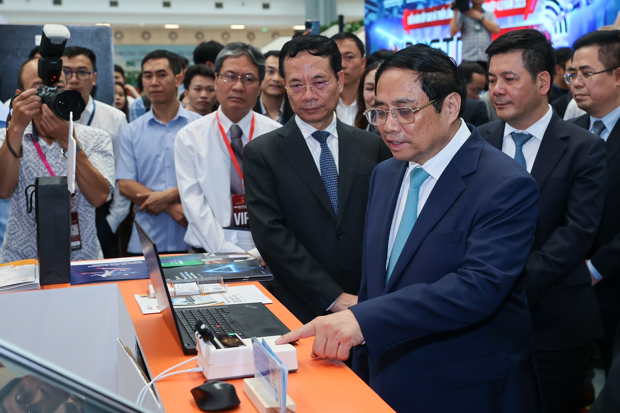 Chuyen doi so tao dot pha rut ngan qua trinh cong nghiep hoa hinh anh