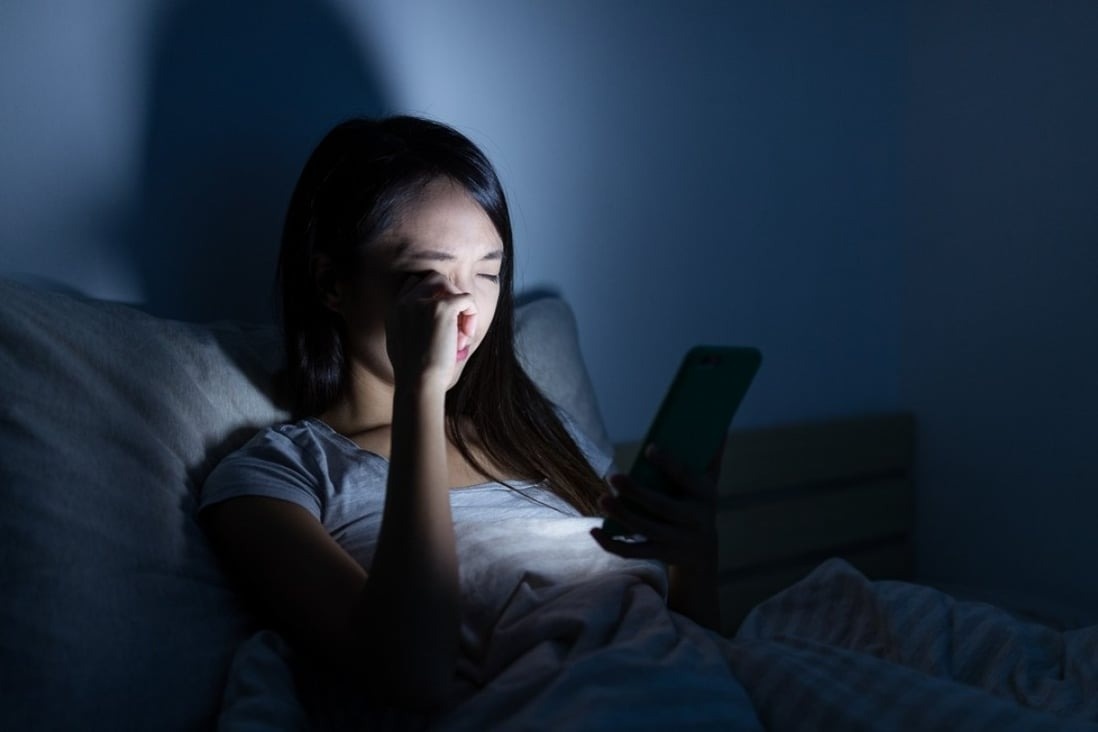 Vi sao phu nu kho ngu hon dan ong hinh anh