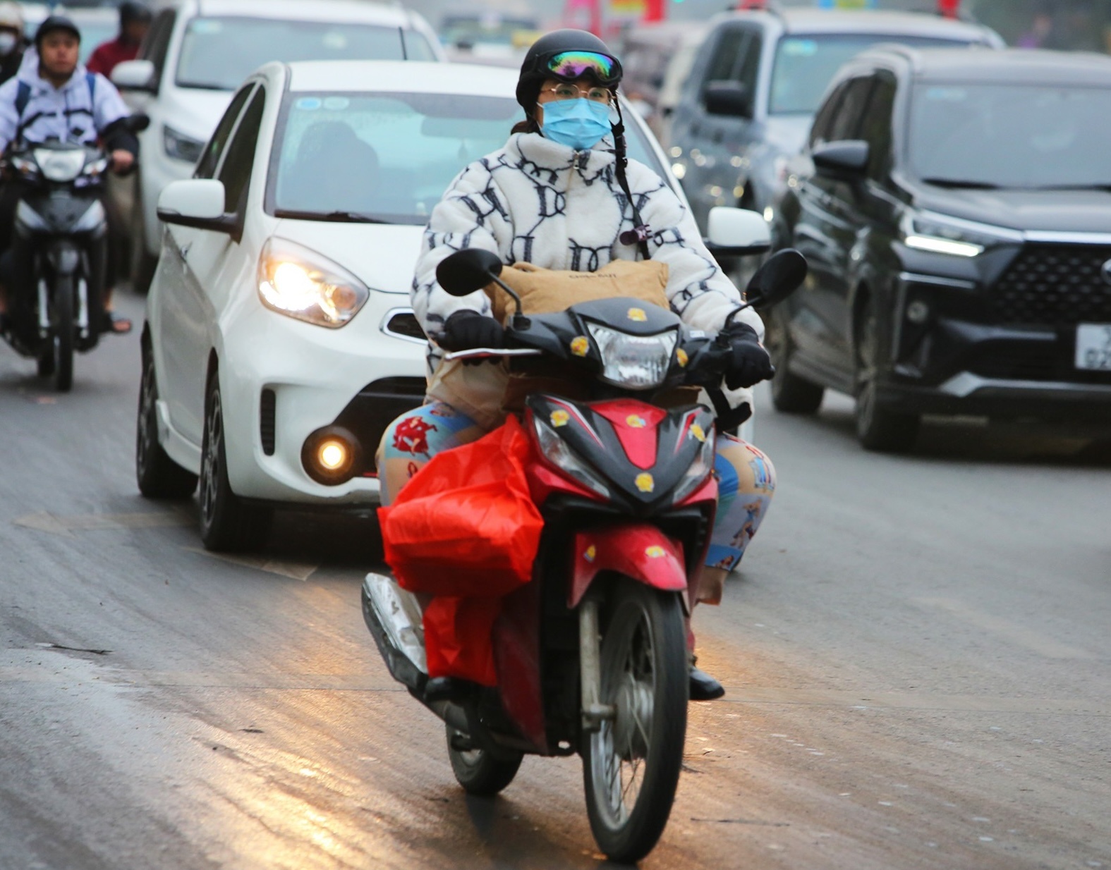 Thue bao di dong bat dau bo pho ve que hinh anh