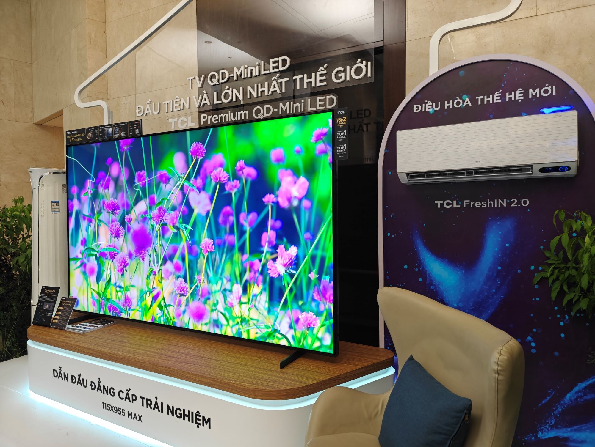 TV 115 inch chay Google TV, gia 700 trieu tai Viet Nam hinh anh