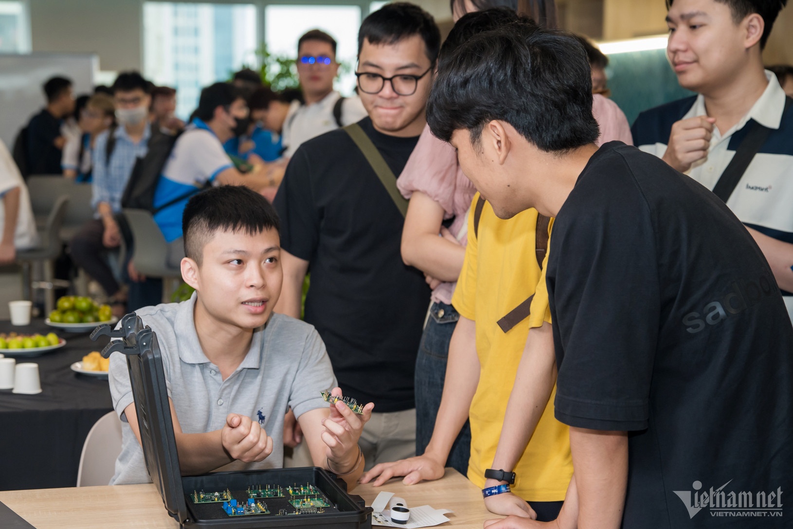 nhan su thiet ke chip anh 3