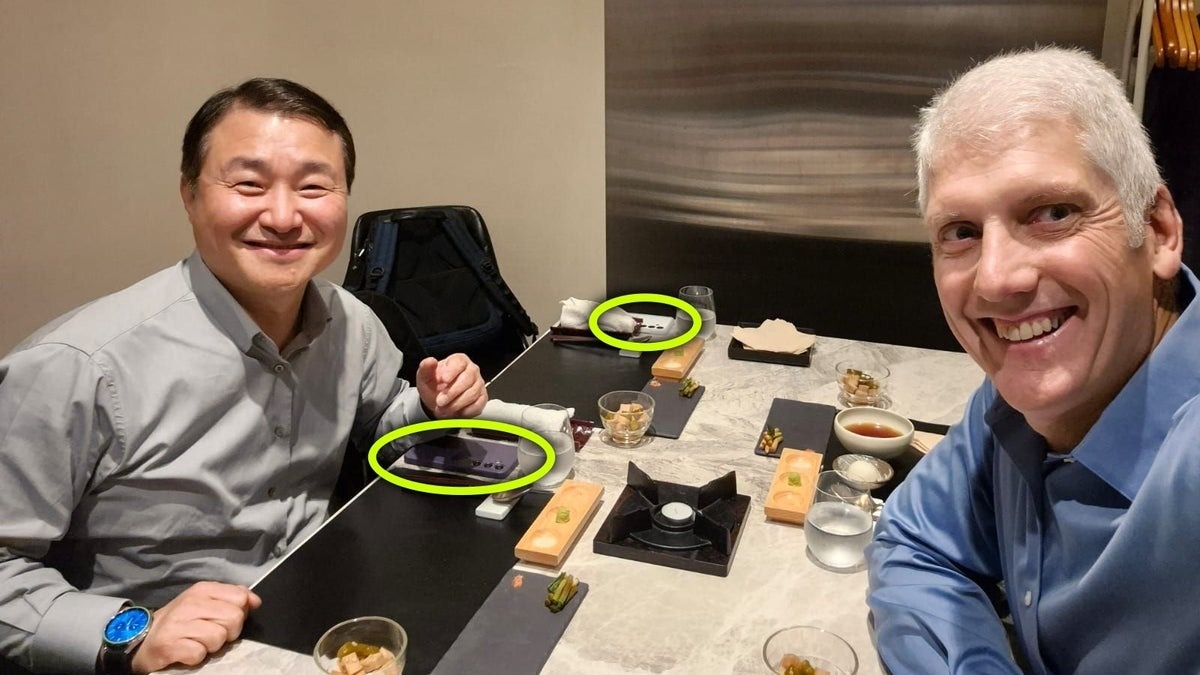 Buc anh gay bat ngo cua sep Samsung hinh anh