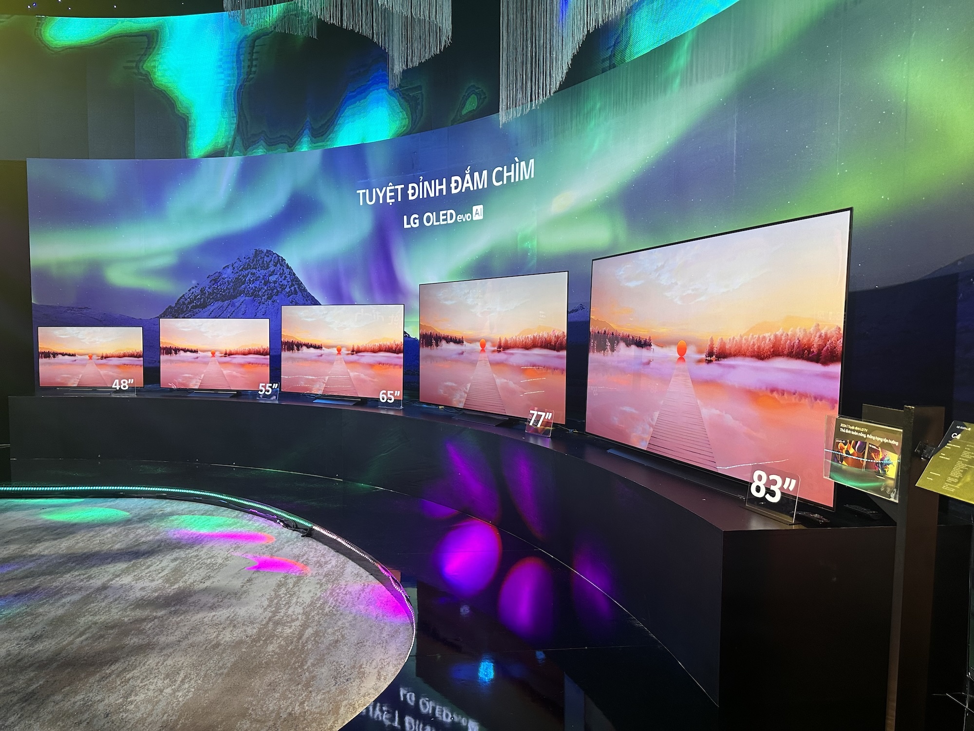 Nhung xu huong moi cua thi truong TV OLED hinh anh