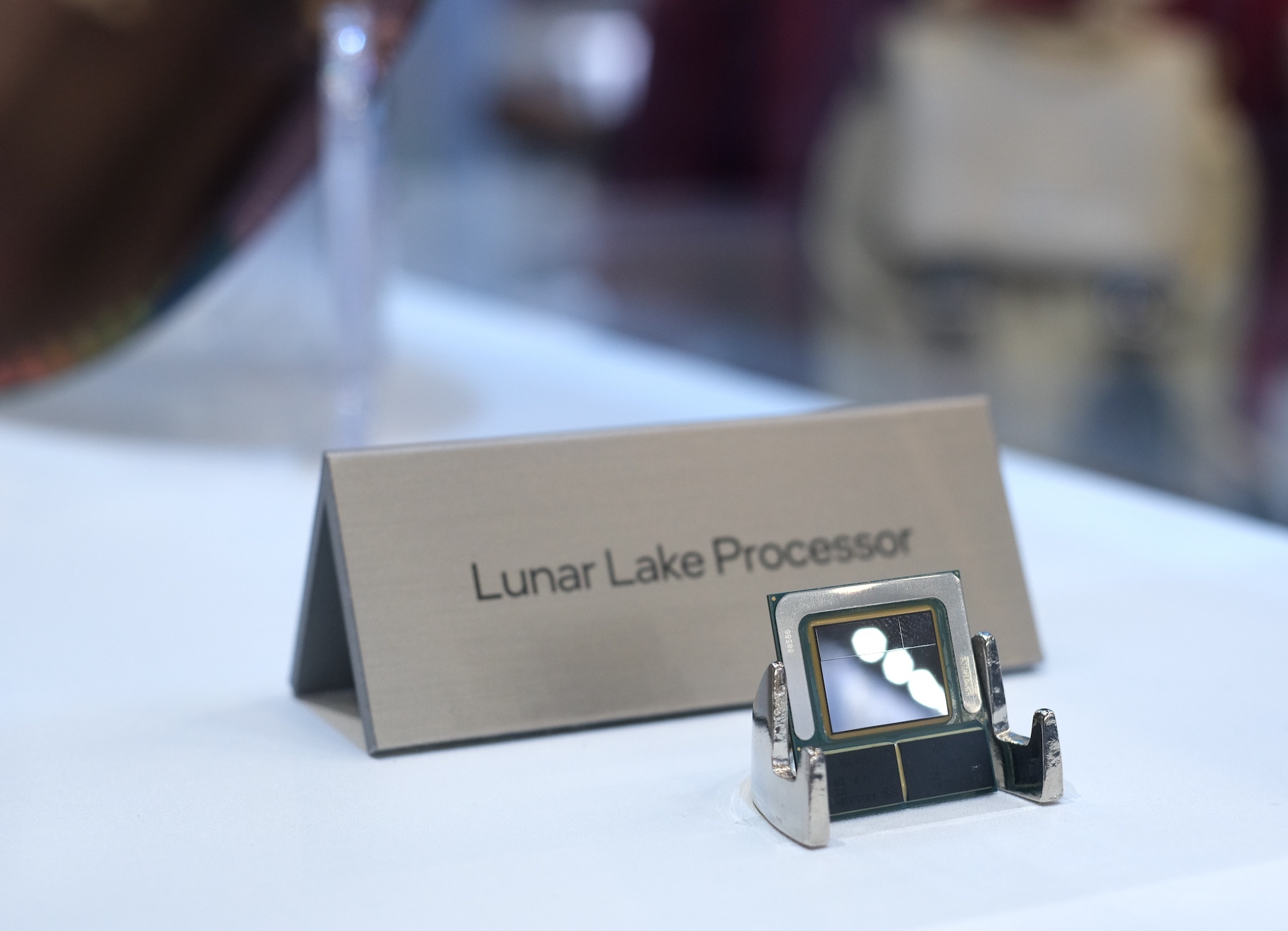 Chip laptop tich hop RAM cua Intel duoc ra mat hinh anh