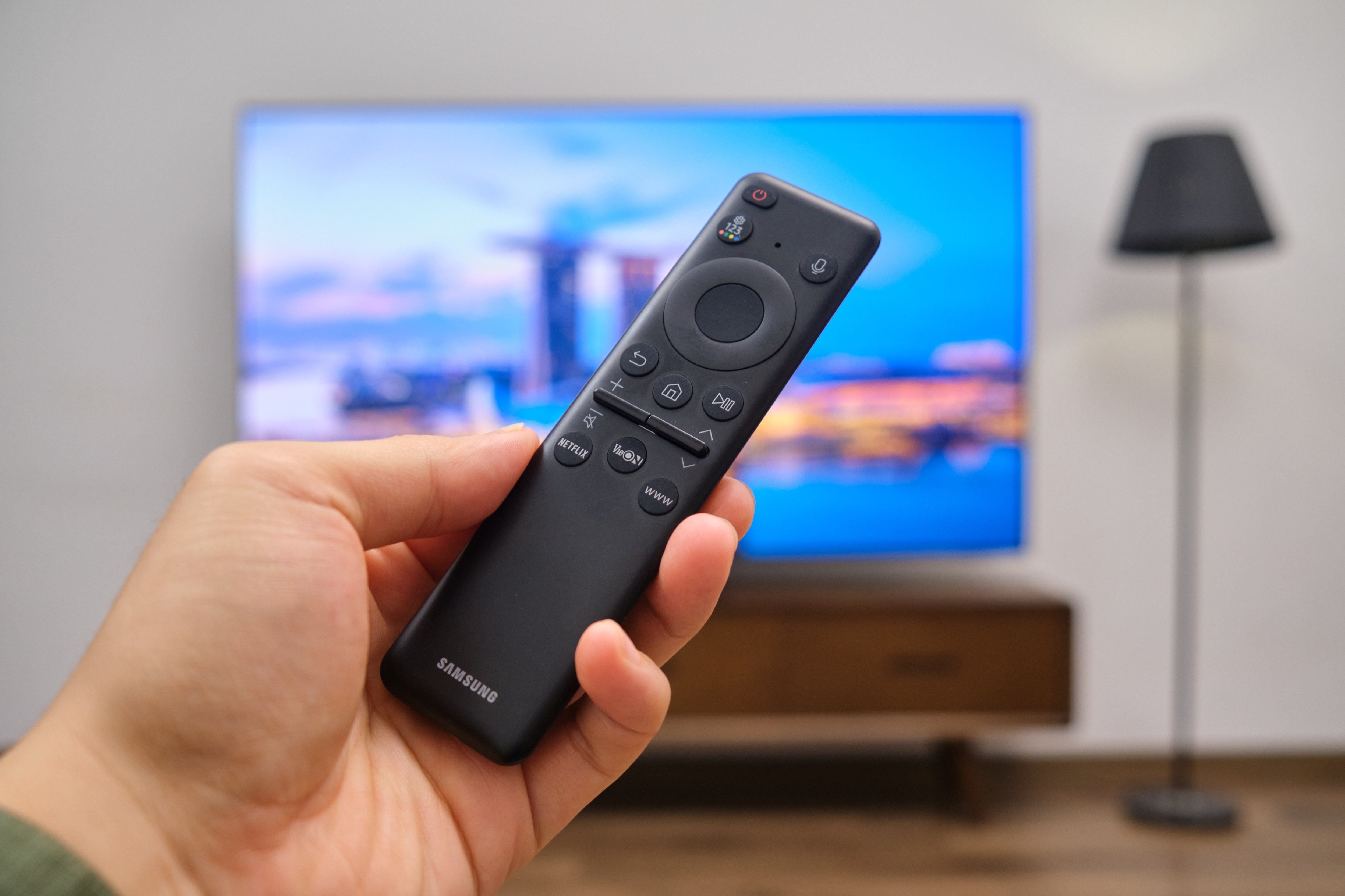 danh gia TV Samsung S95D anh 9