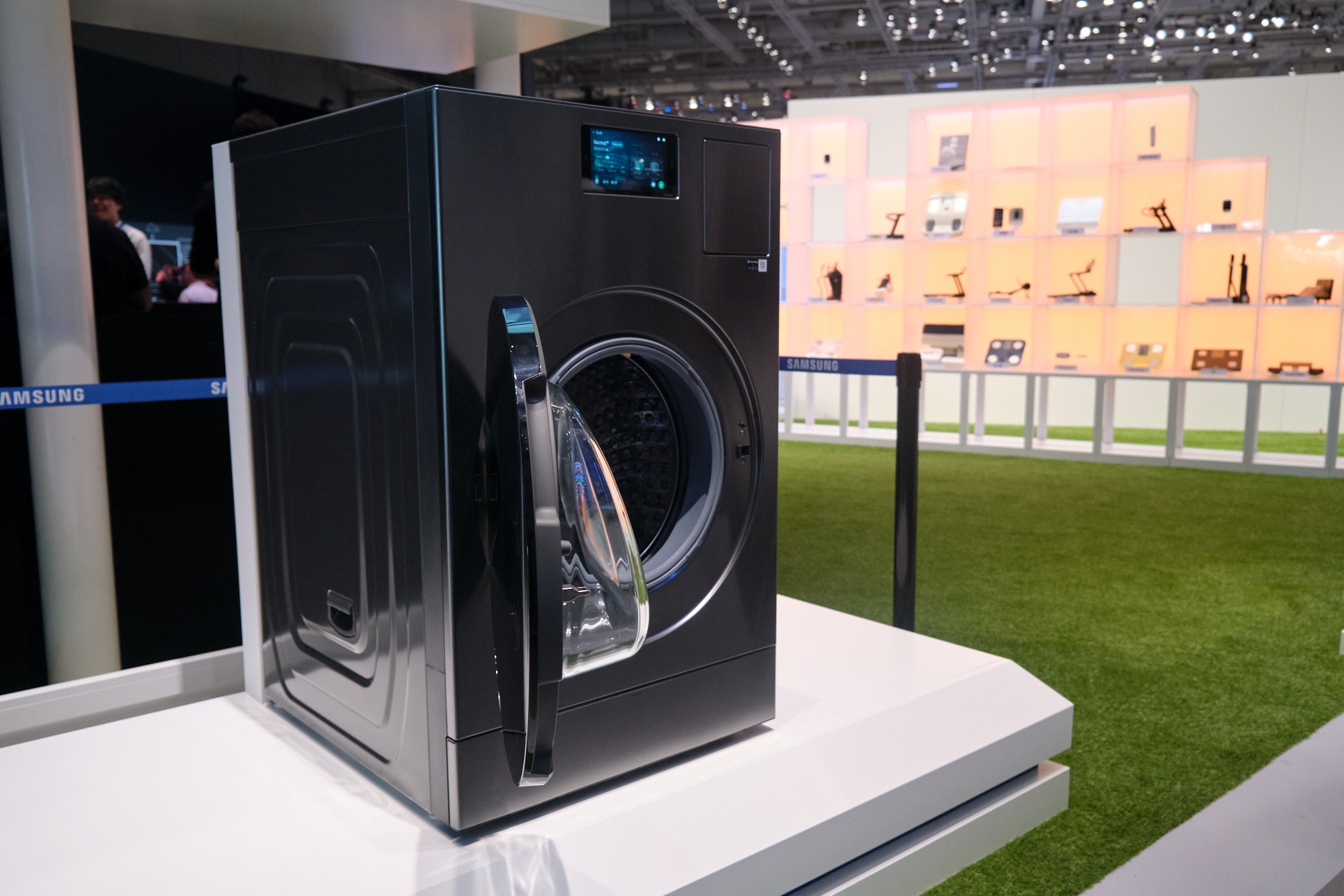 May giat say co man hinh cam ung, mo cua bang giong noi hinh anh