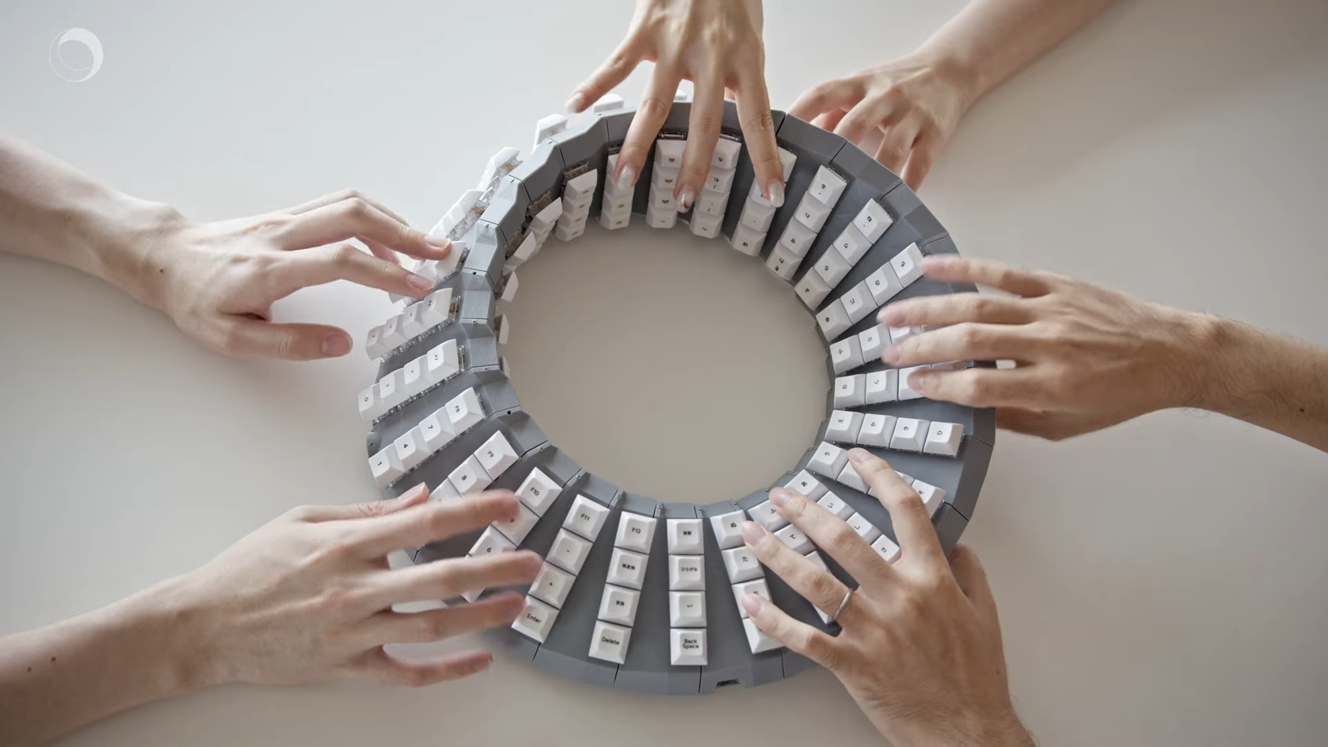 Ban phim hai mat vo cuc cua Google hinh anh