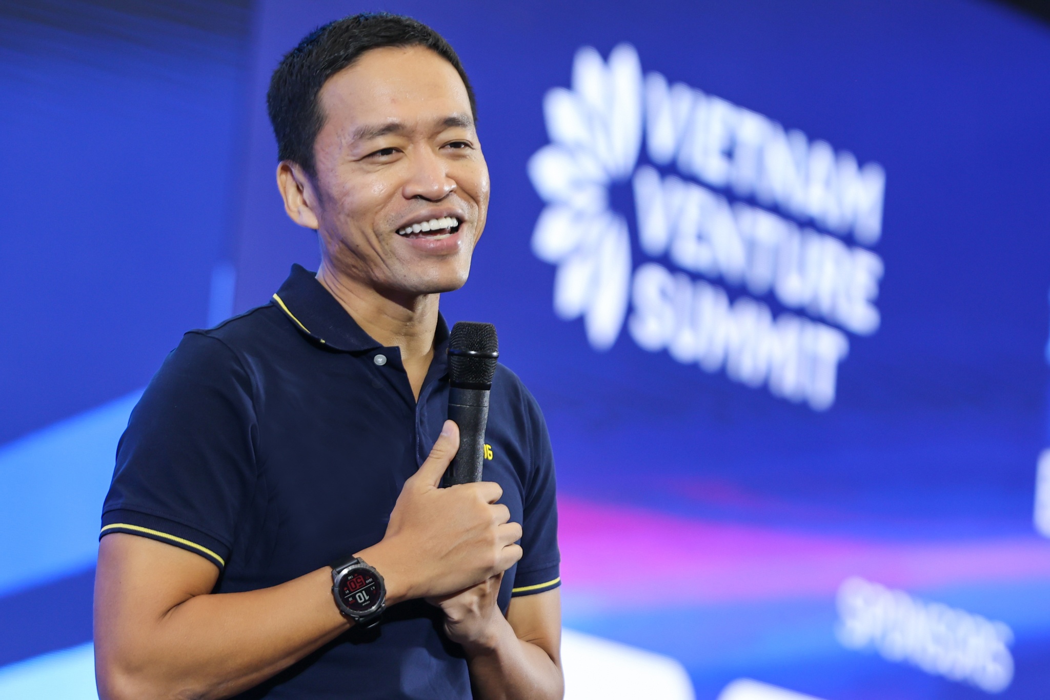 Ong Le Hong Minh quay lai lam chu tich VNG hinh anh