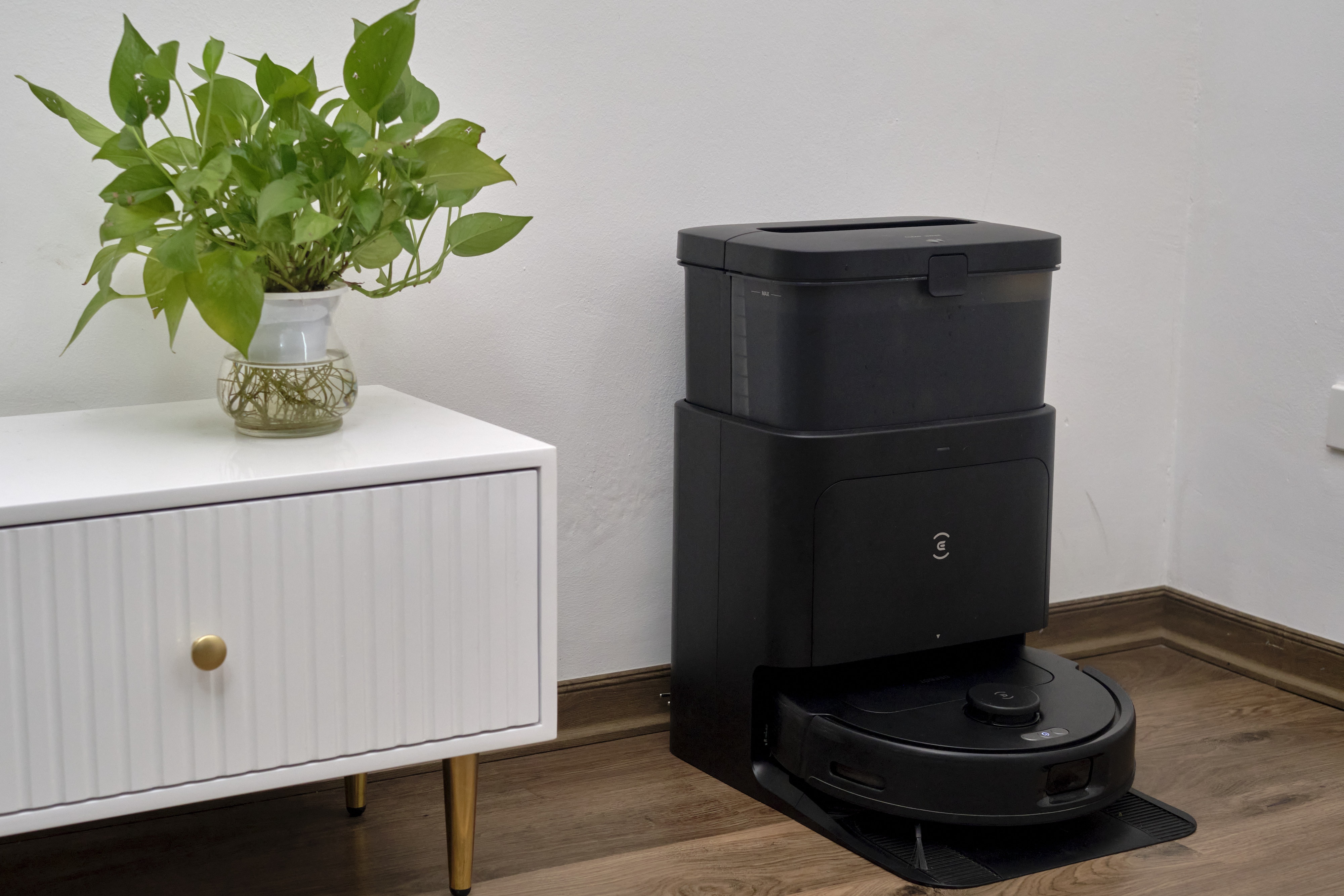 Nen chi bao nhieu tien cho robot hut bui? hinh anh