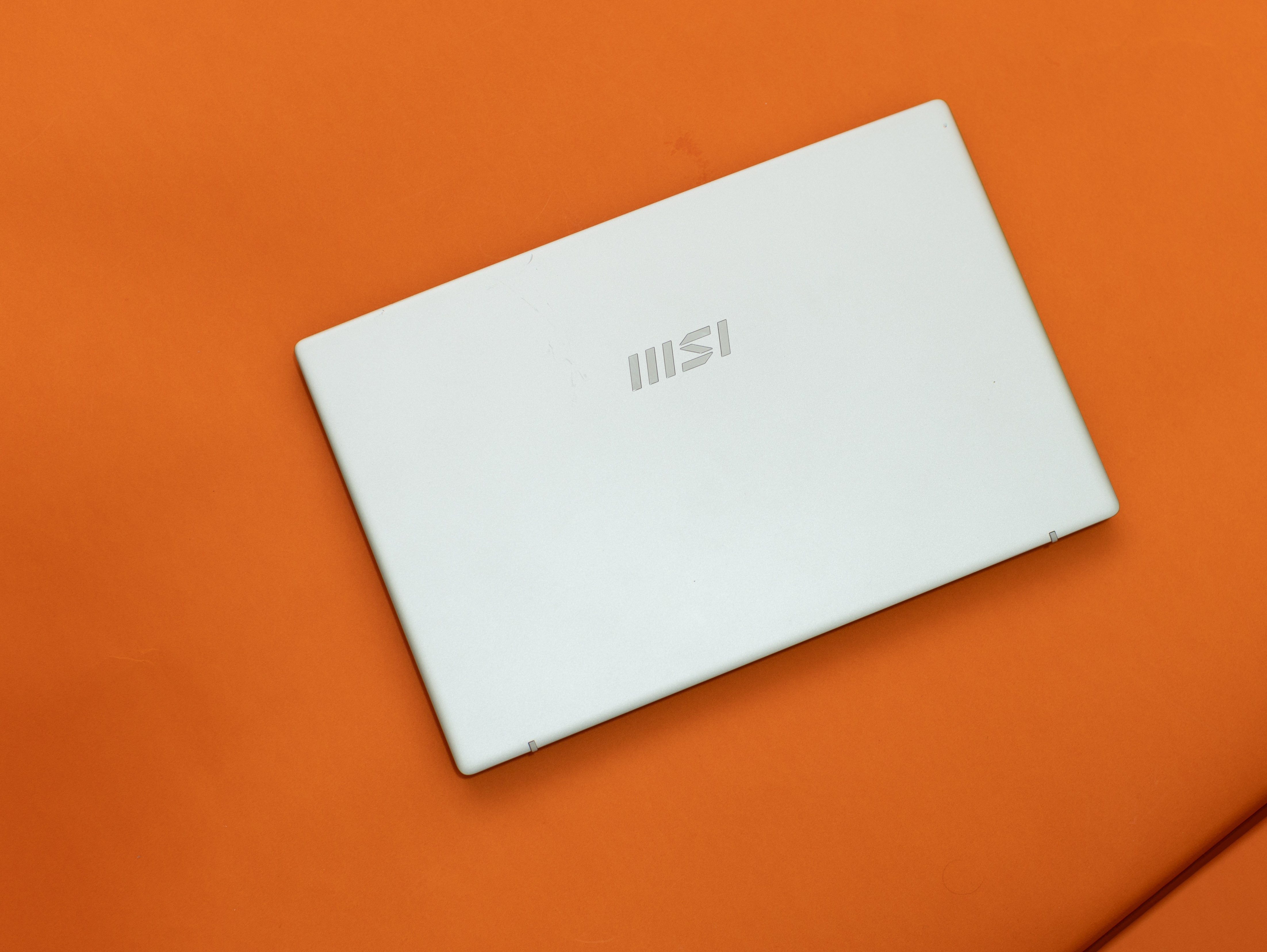 Trang bi dan tuyet chung tren laptop van phong hinh anh