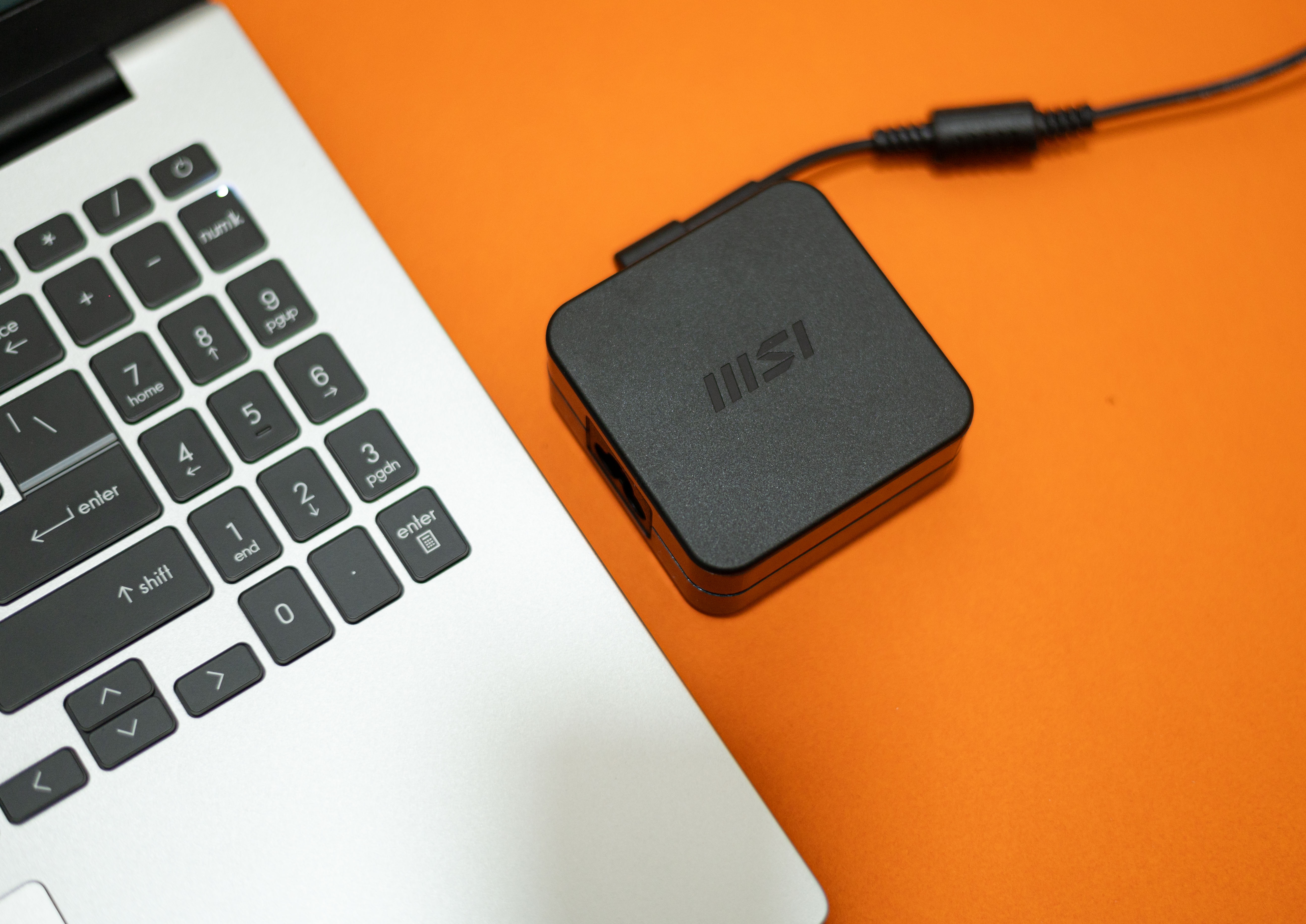 msi modern 15 anh 12