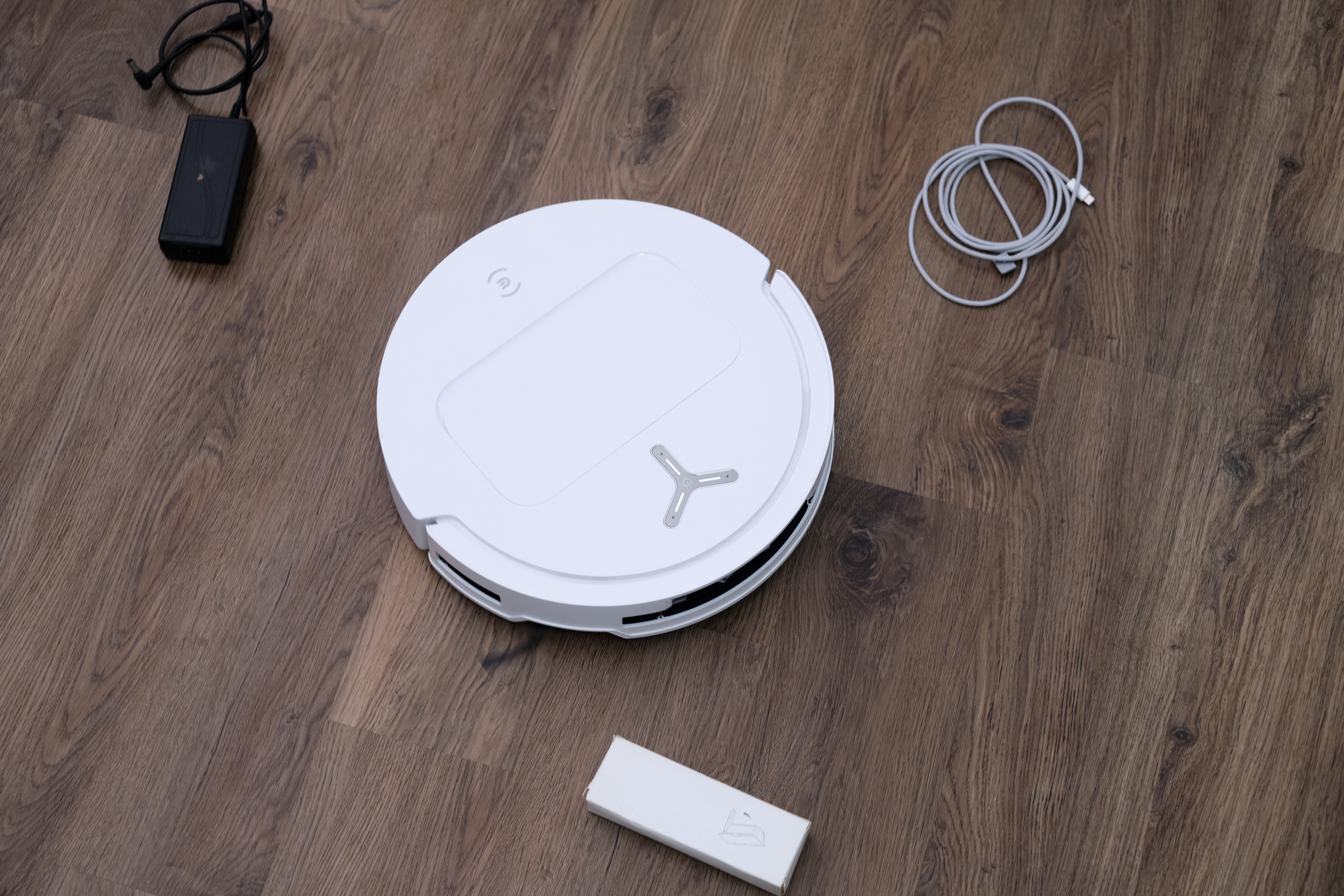 Robot hut bui co the chui gam giuong, tu cham nuoc lau san hinh anh