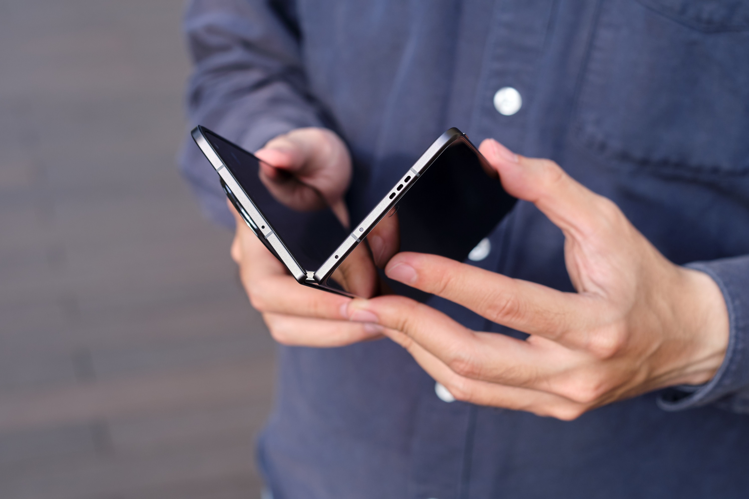 Thoi cua dien thoai sieu mong da tro lai hinh anh