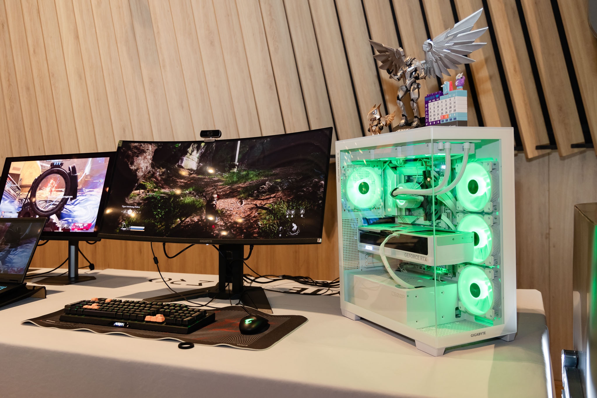 Ong lon Digiworld day manh mang moi hinh anh