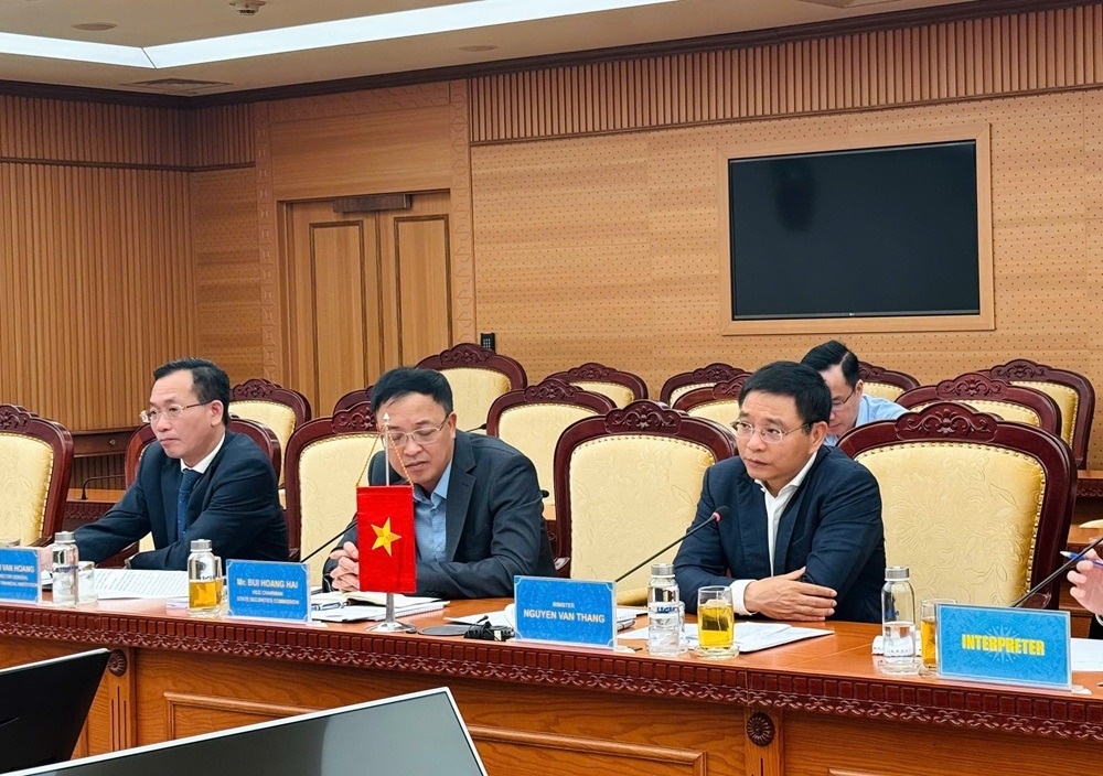 Ben Zhou den Viet Nam anh 1