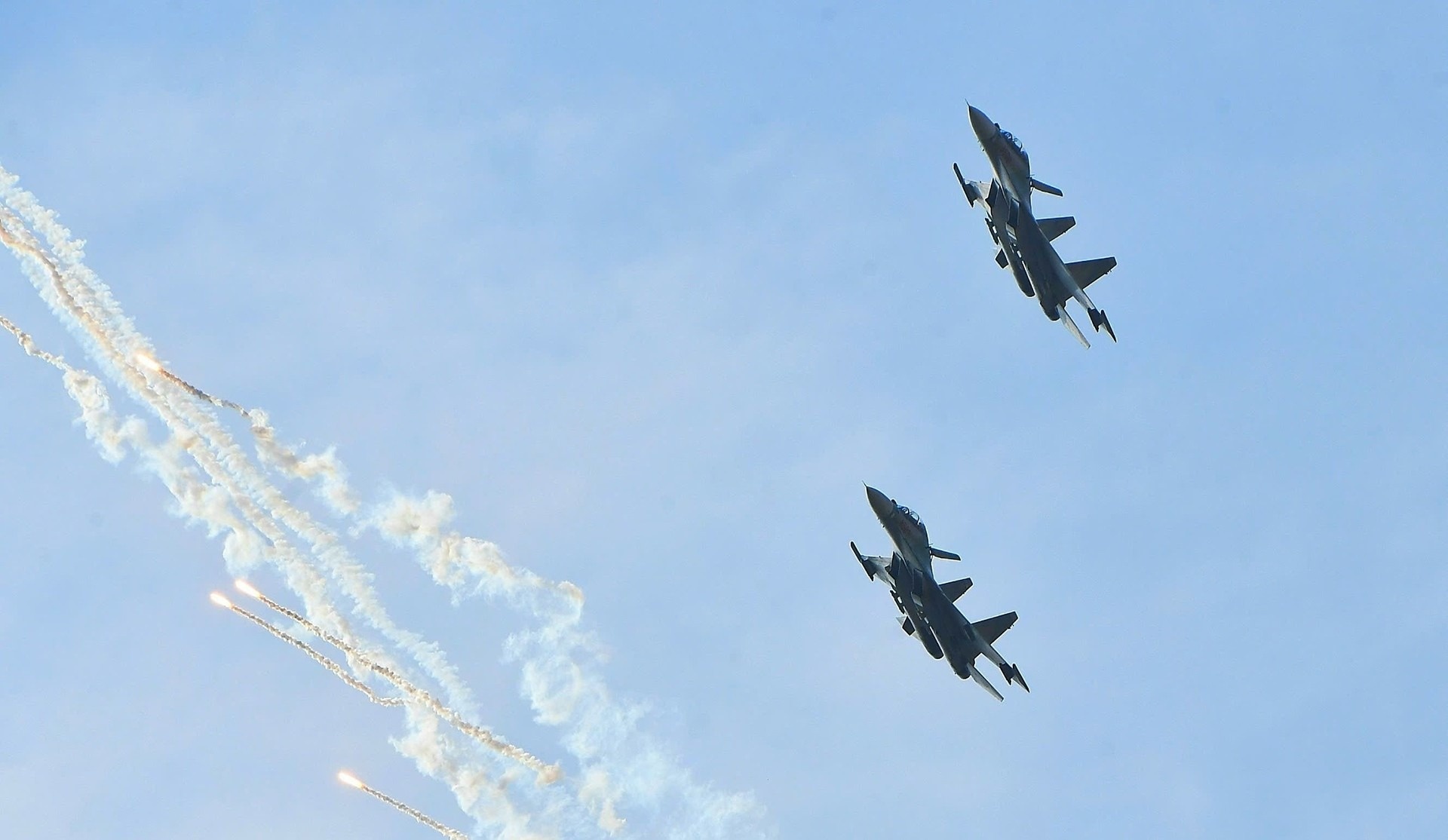 Cong nghe bay nhiet tren Su-30: 'Con ac mong' cua ten lua tam nhiet hinh anh