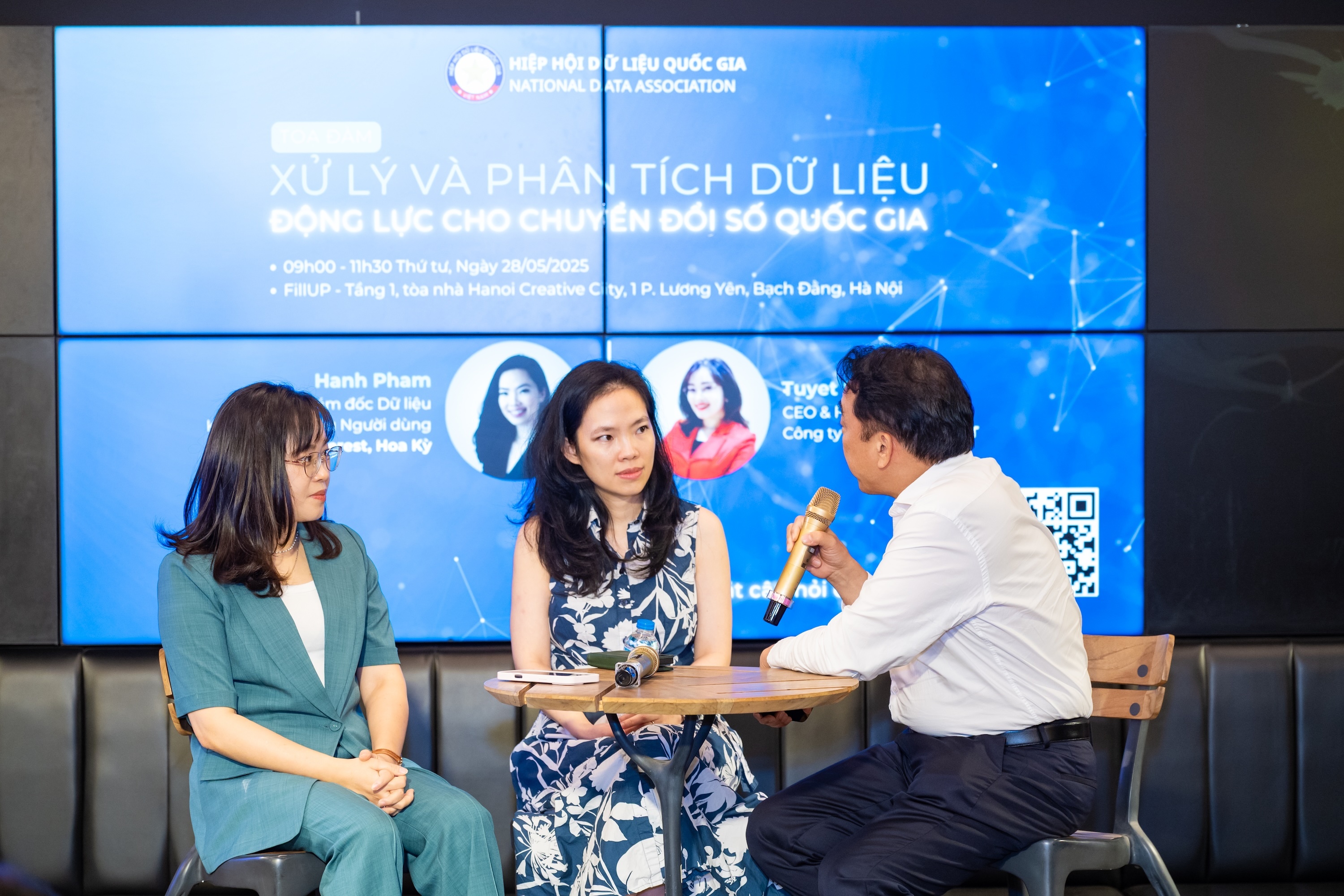 Chuyen gia Viet ban ve van hoa du lieu cho doanh nghiep hinh anh