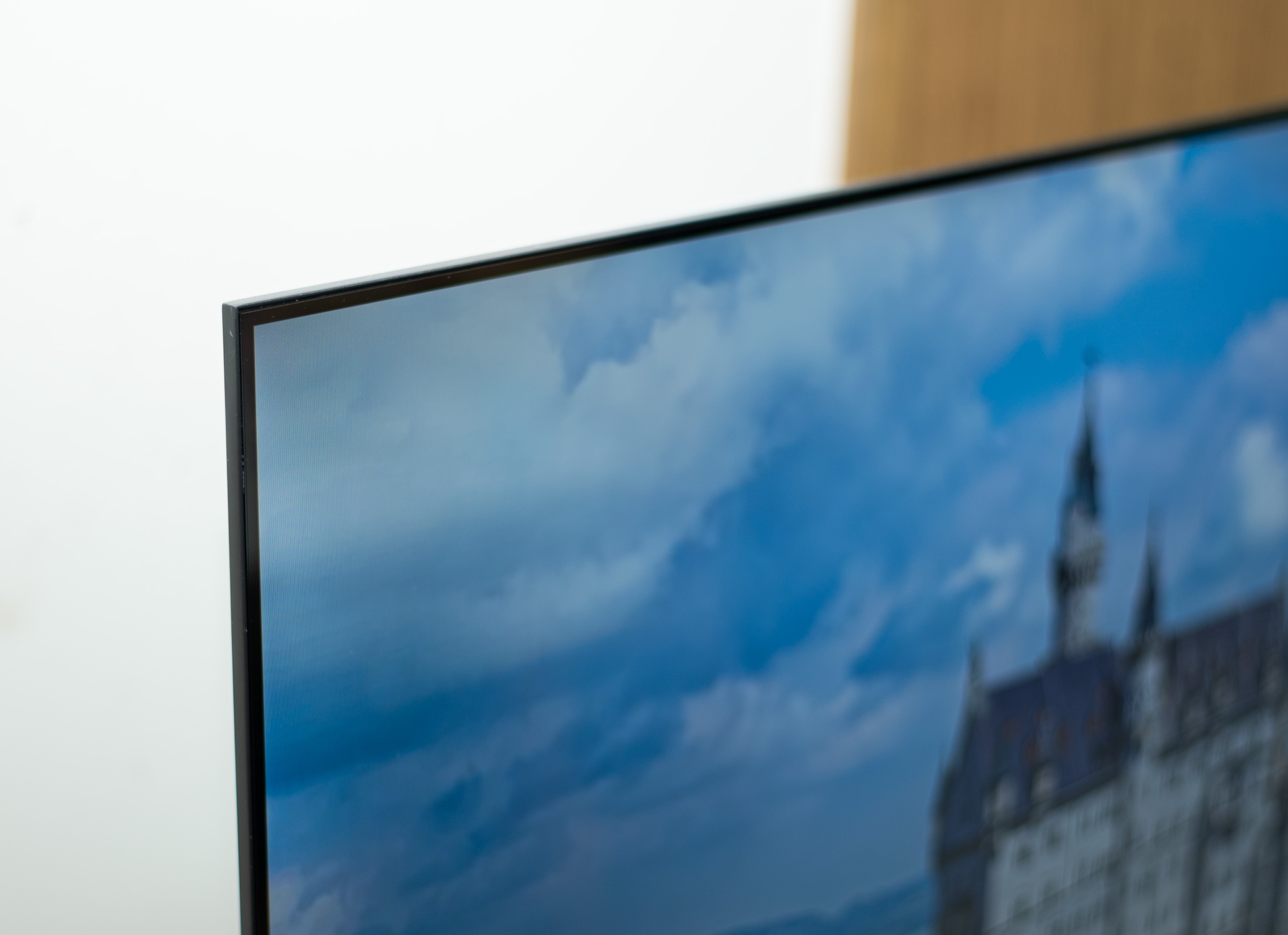 TV QLED gia re anh 4