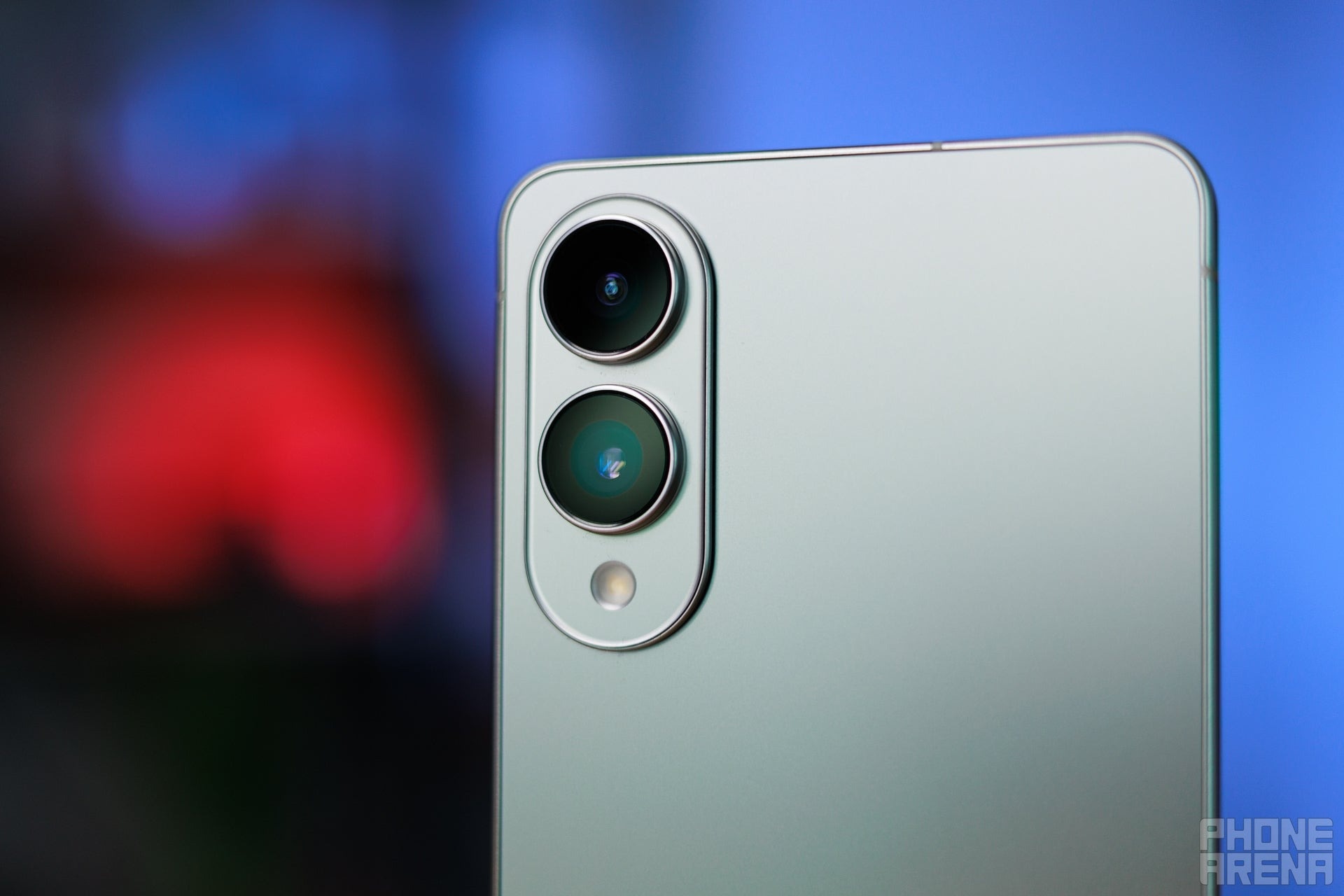 Nhu cau 'sieu mong' khong cao, Galaxy S25 Edge chat vat hinh anh