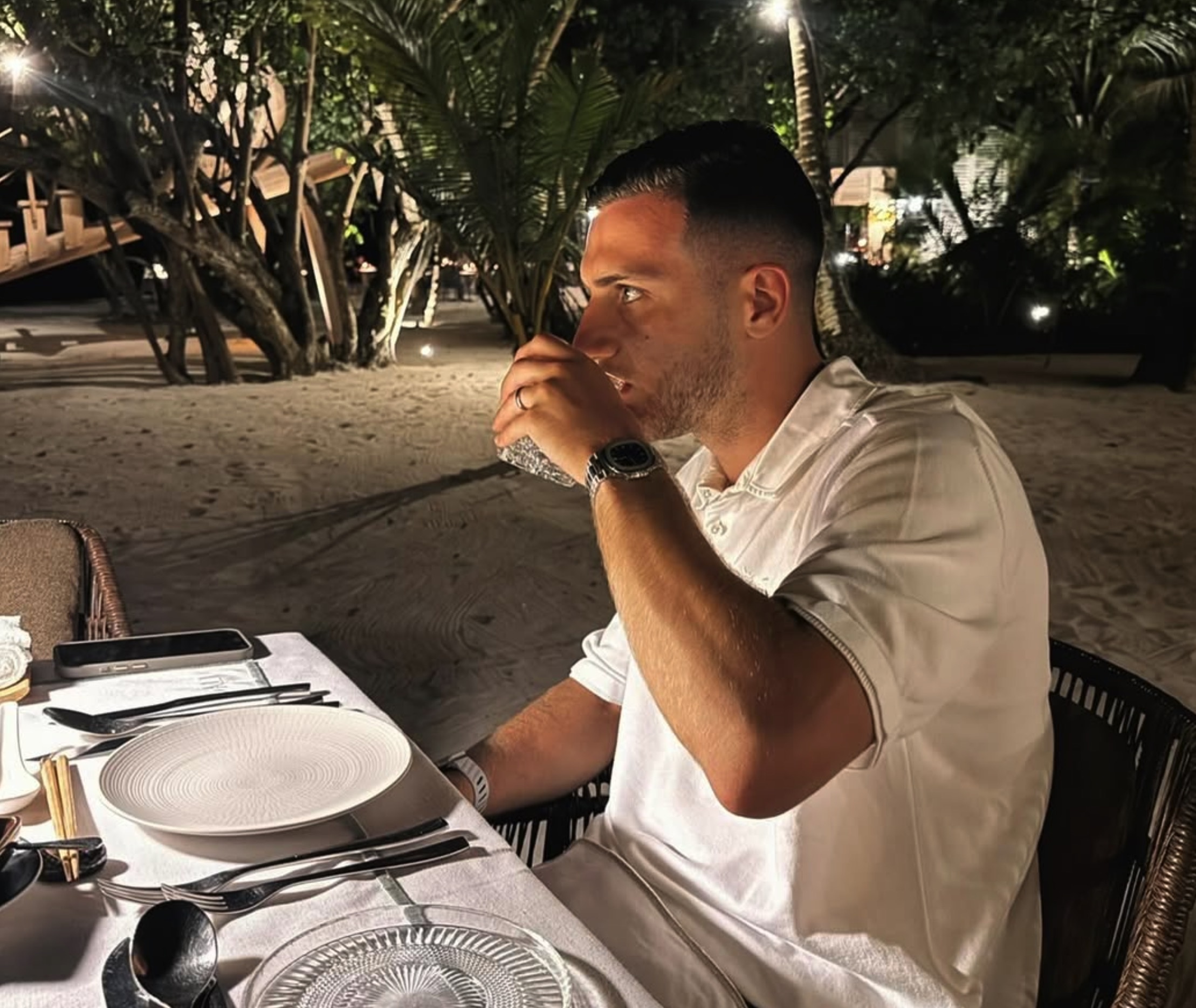 Dalot bong nhien duoc chia buon sau su ra di cua Jota hinh anh